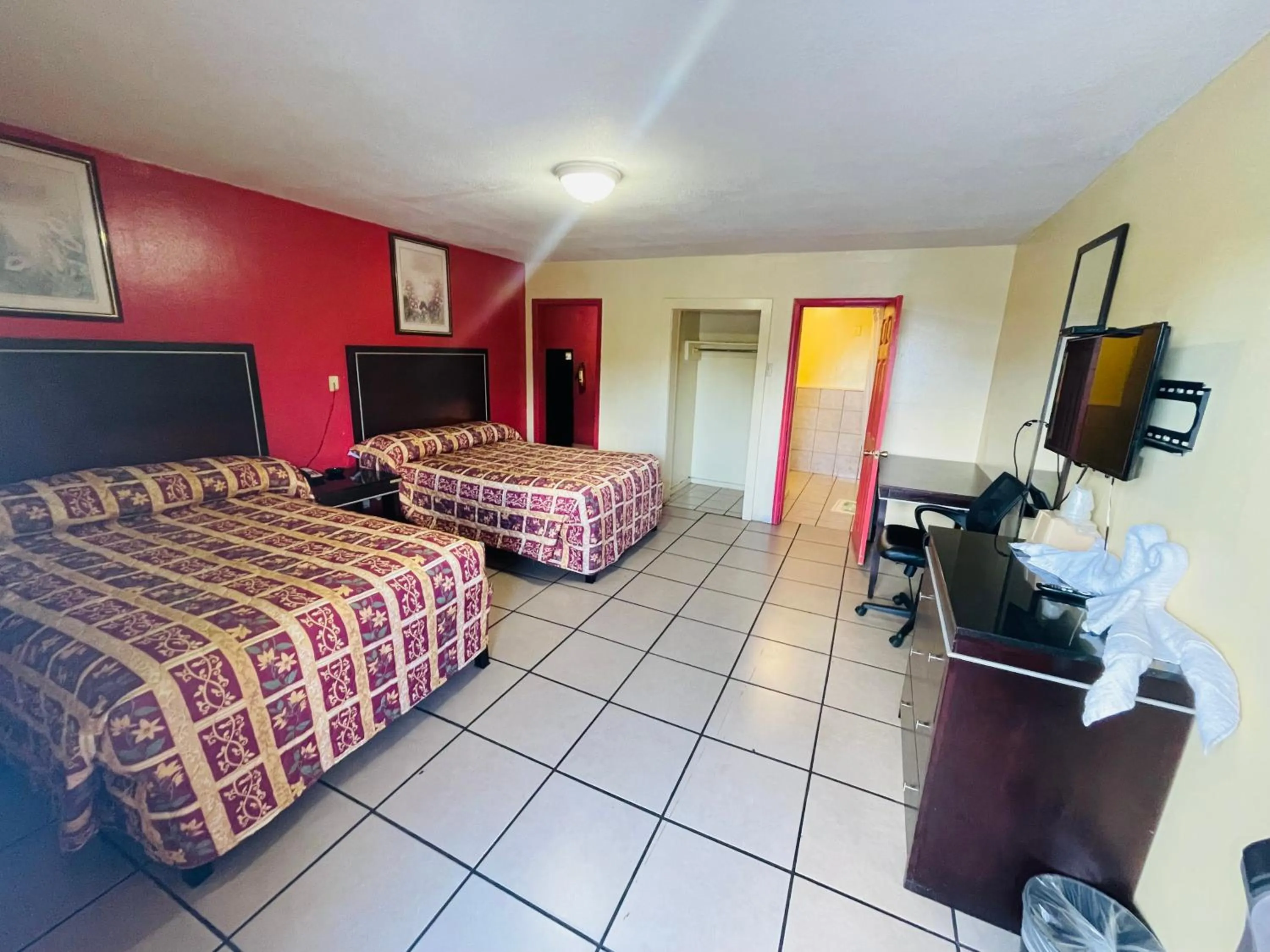Deluxe Double Room in Royal Palms Motel & RV Park
