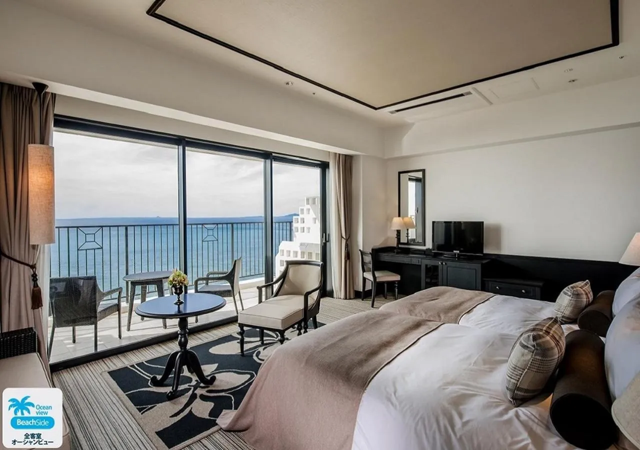 Deluxe Hollywood Twin Room with Sea View(6th-11th floors) in Hotel Monterey Okinawa Spa & Resort