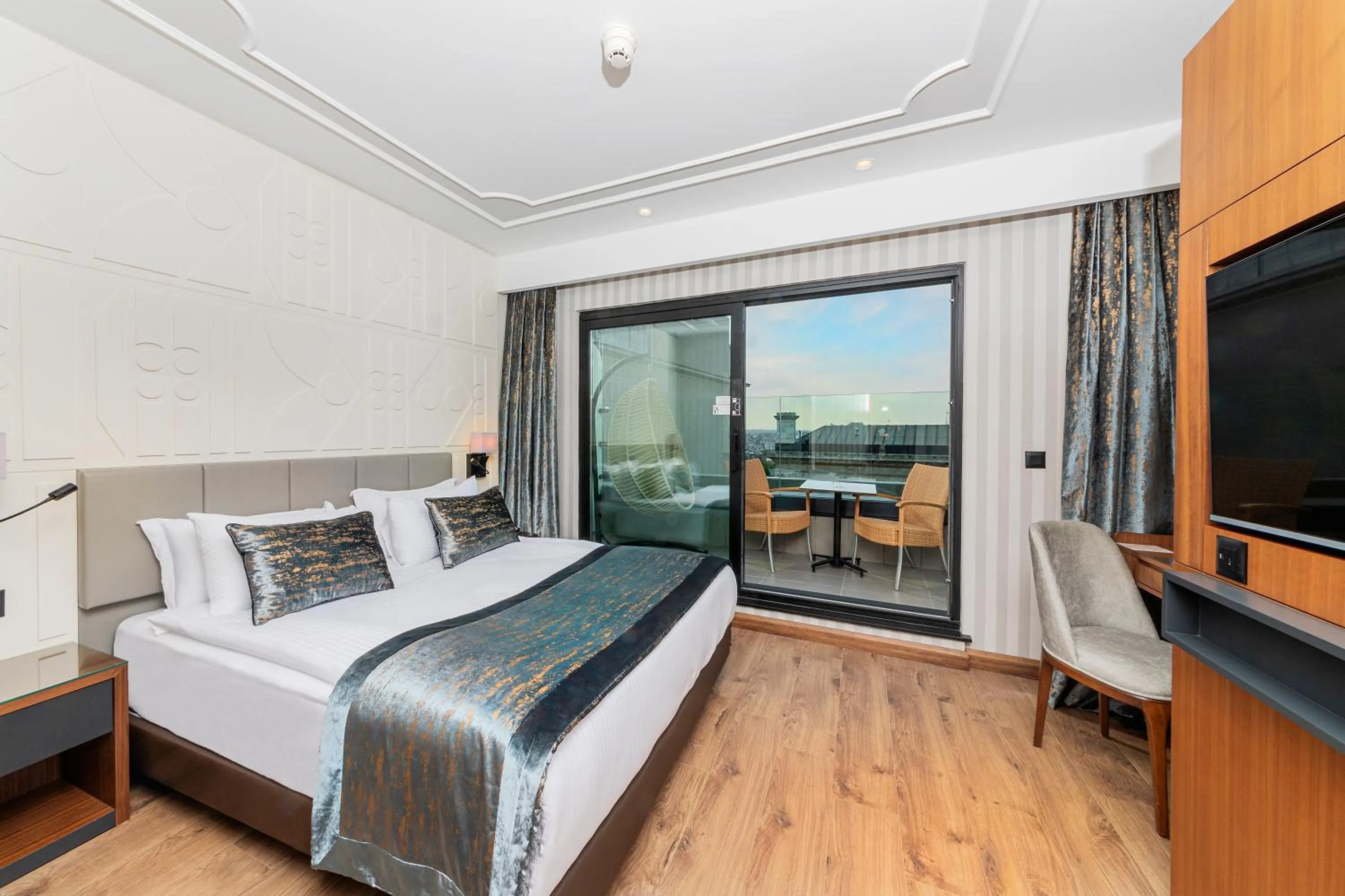 Superior King Room - single occupancy in Mukarnas Pera Hotel