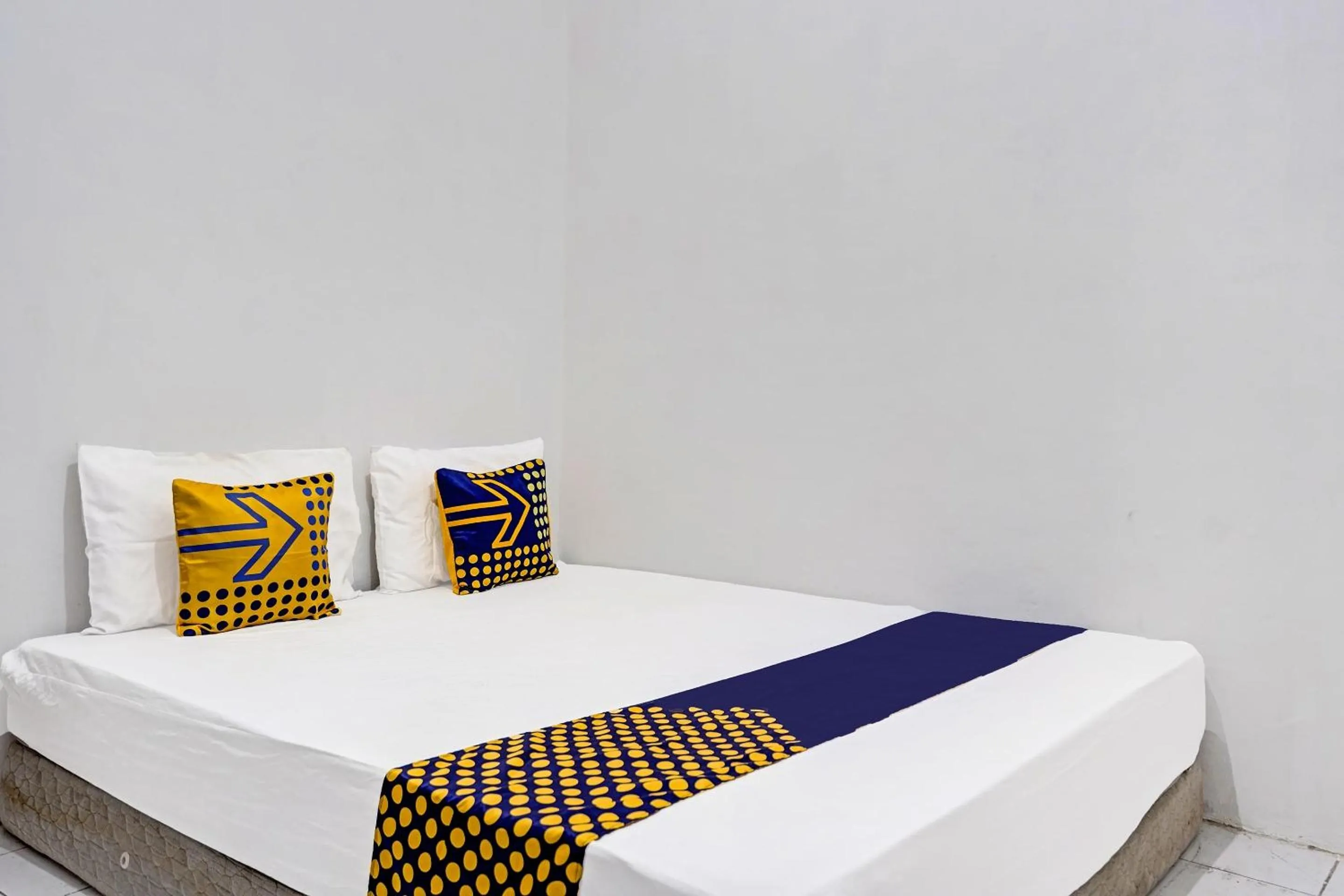 Budget Double Room in Hotel O Reva Residence Syariah