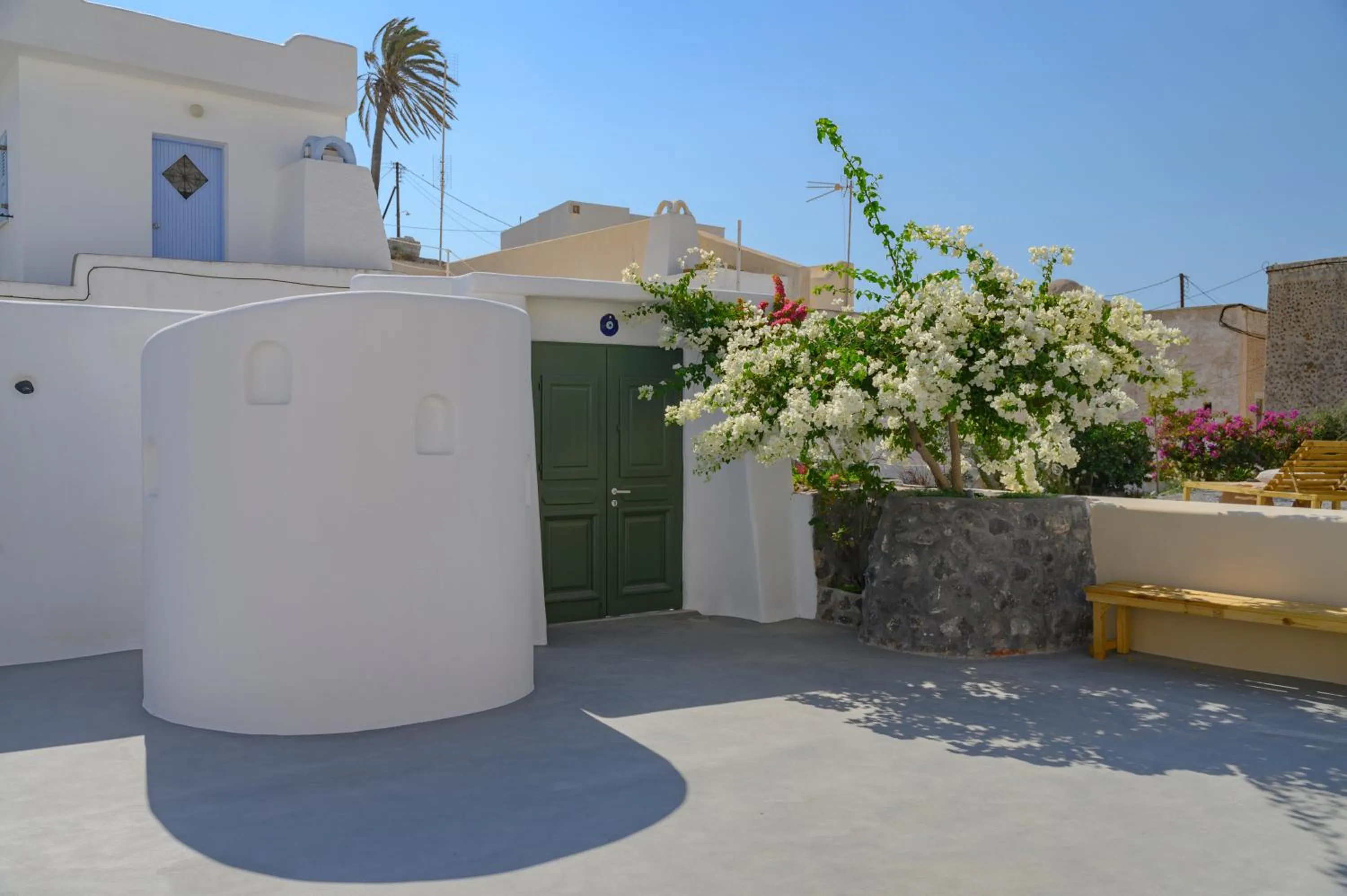 Deluxe Suite in Elements Cave Suites