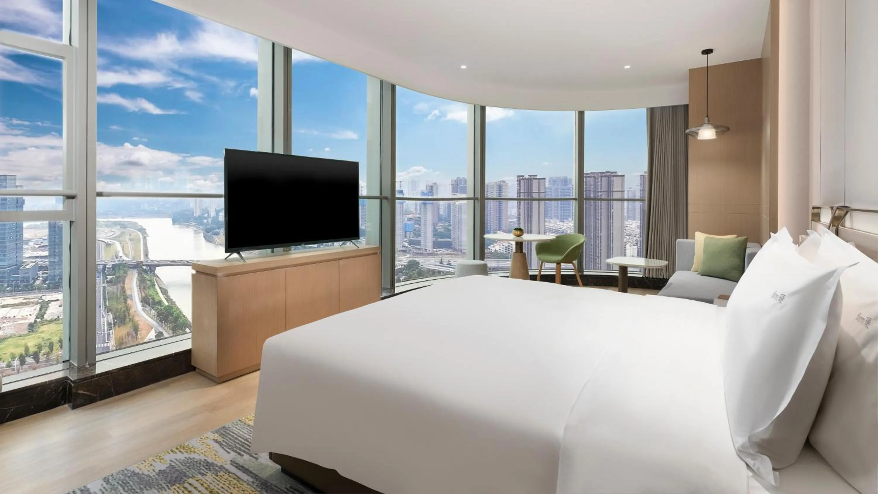 Premium King Room with Sunset View in Holiday Inn Changsha Malanshan by IHG