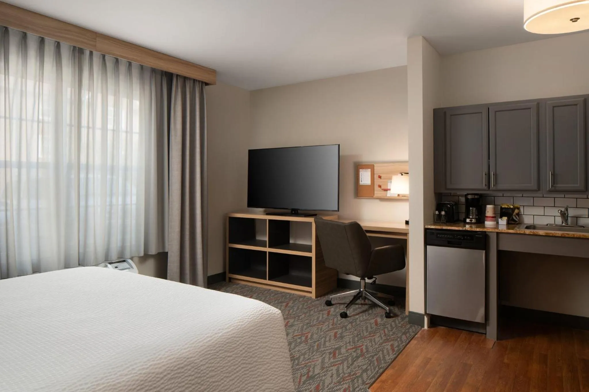 Queen Studio Suite in Candlewood Suites St Louis St Charles by IHG