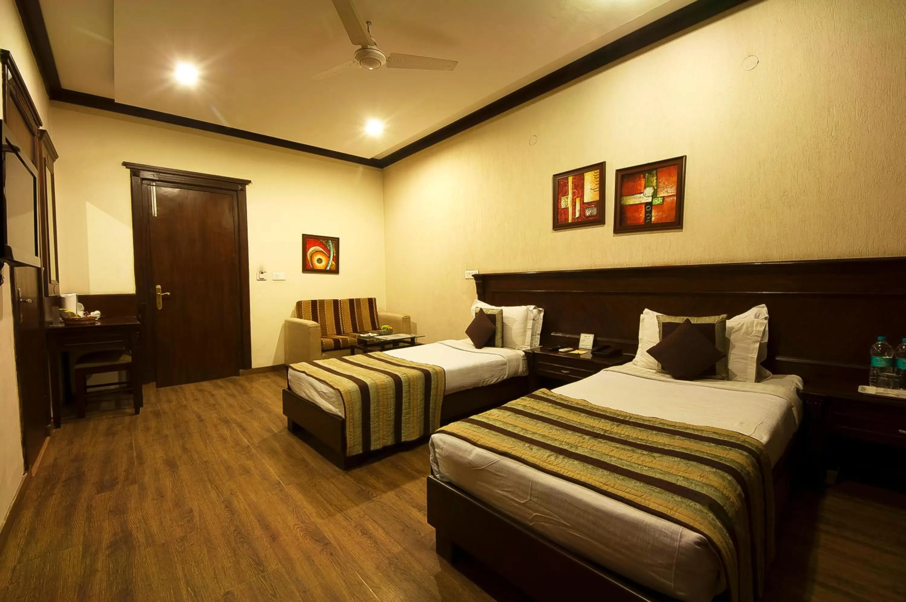 Deluxe Double or Twin Room in FabHotel Siris 18 - Aravali Biodiversity Park