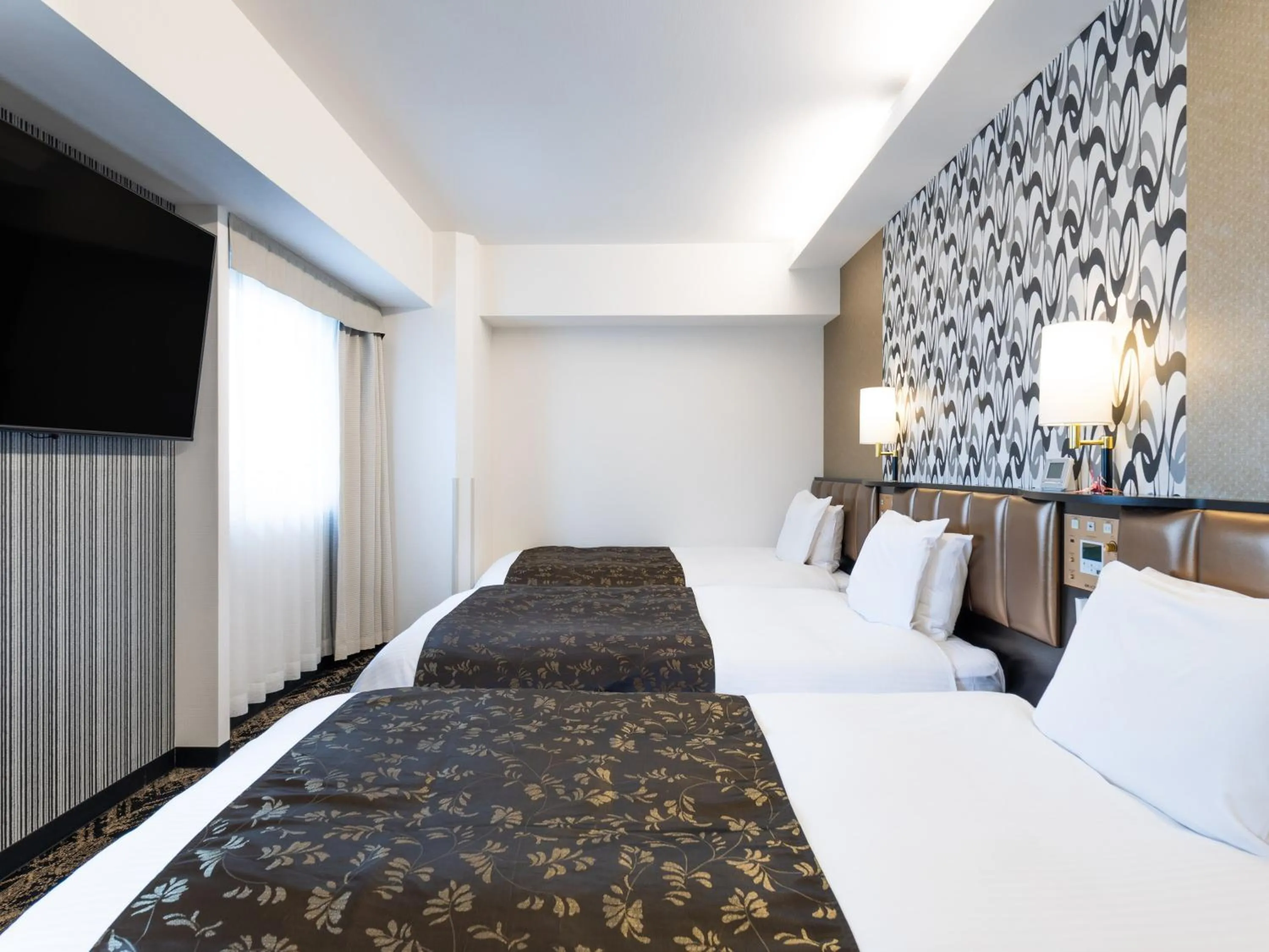 Triple Room - Non-Smoking in APA Hotel & Resort Osaka Umeda Eki Tower