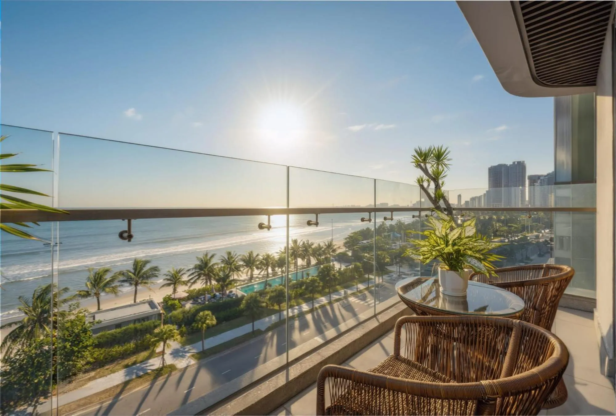 Grand Executive Ocean Queen Room - Afternoon Tea Included in Peninsula Hotel Danang