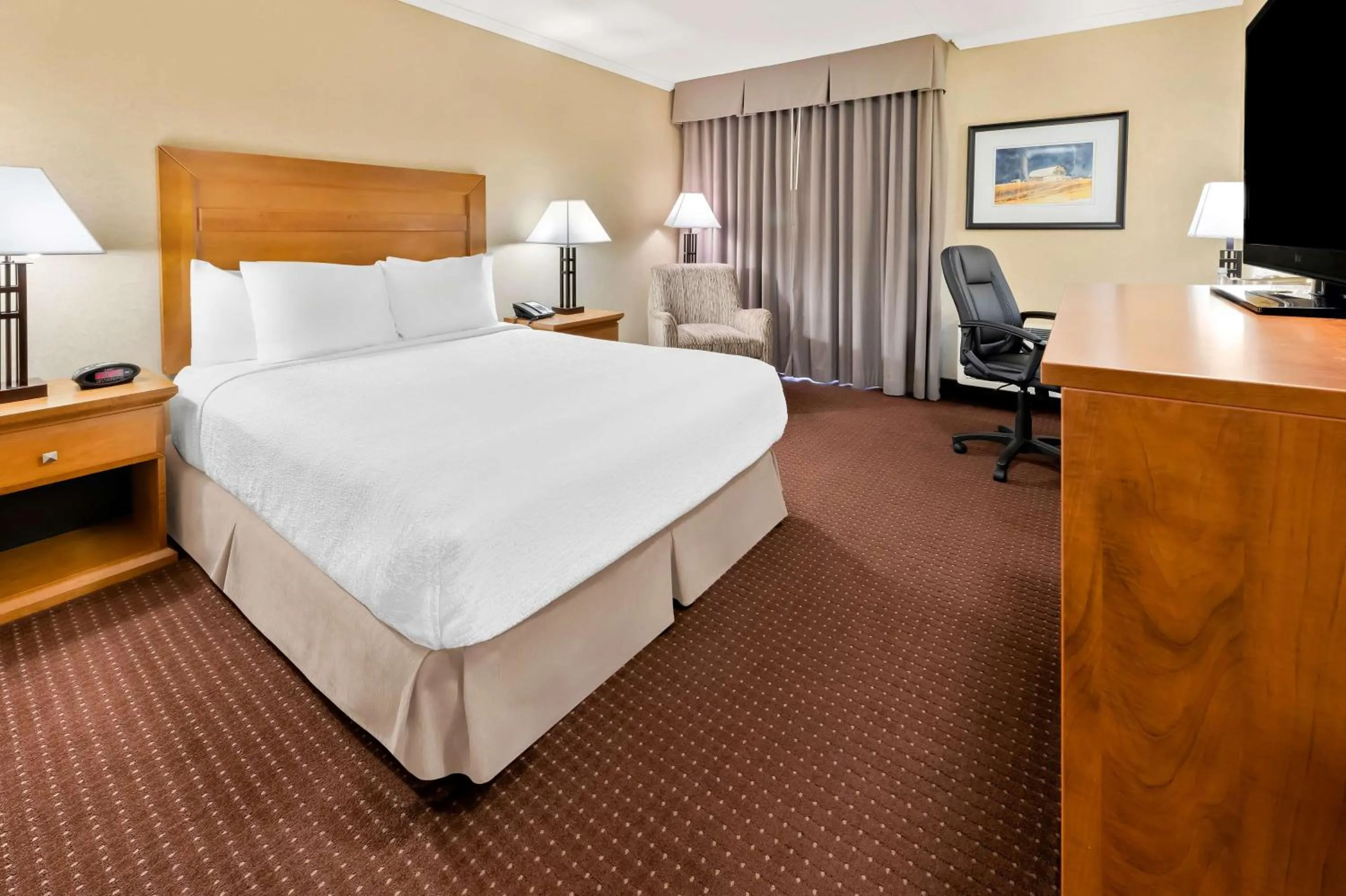 Queen Room with Disability Access - Non Smoking  in Best Western Plus NorWester Hotel & Conference Centre