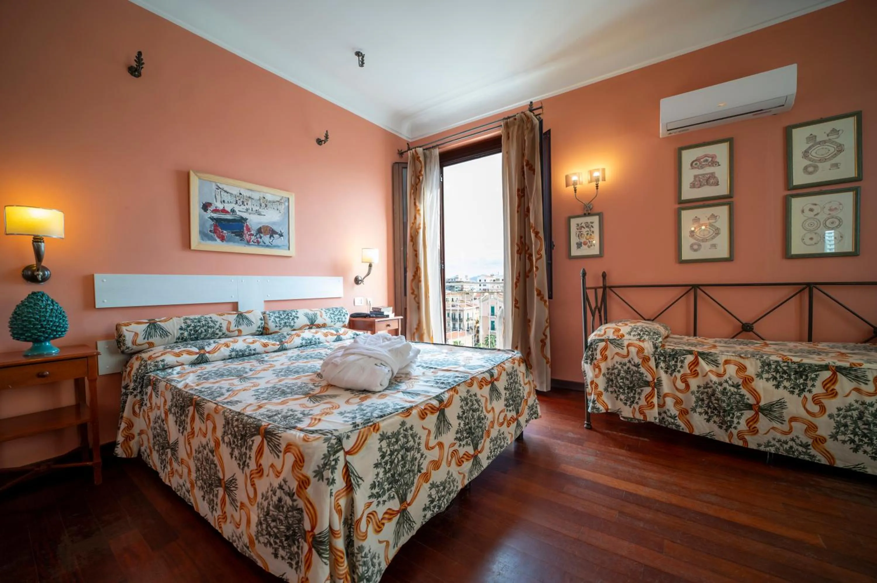 Standard Triple Room in Hotel Vecchio Borgo