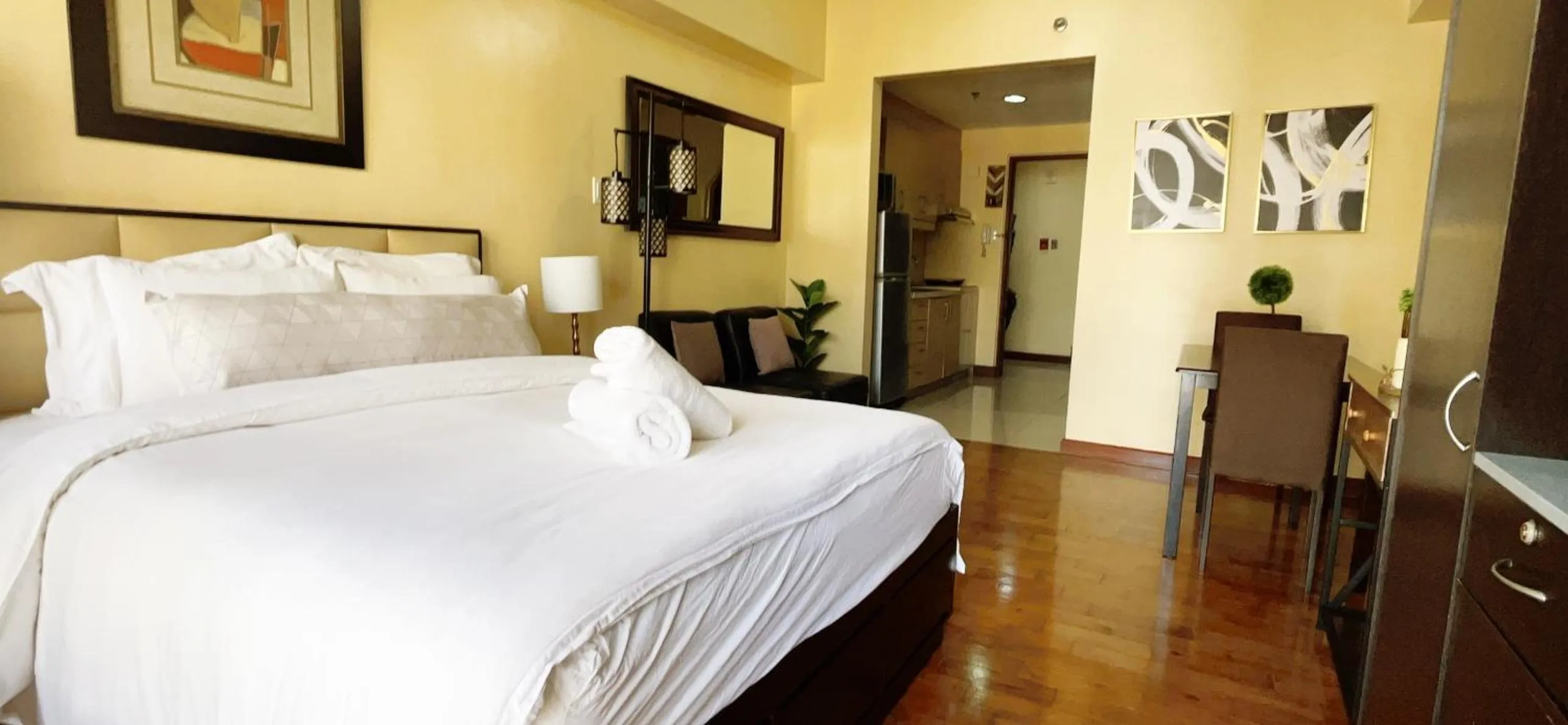 Deluxe Studio in Mosaic Tower