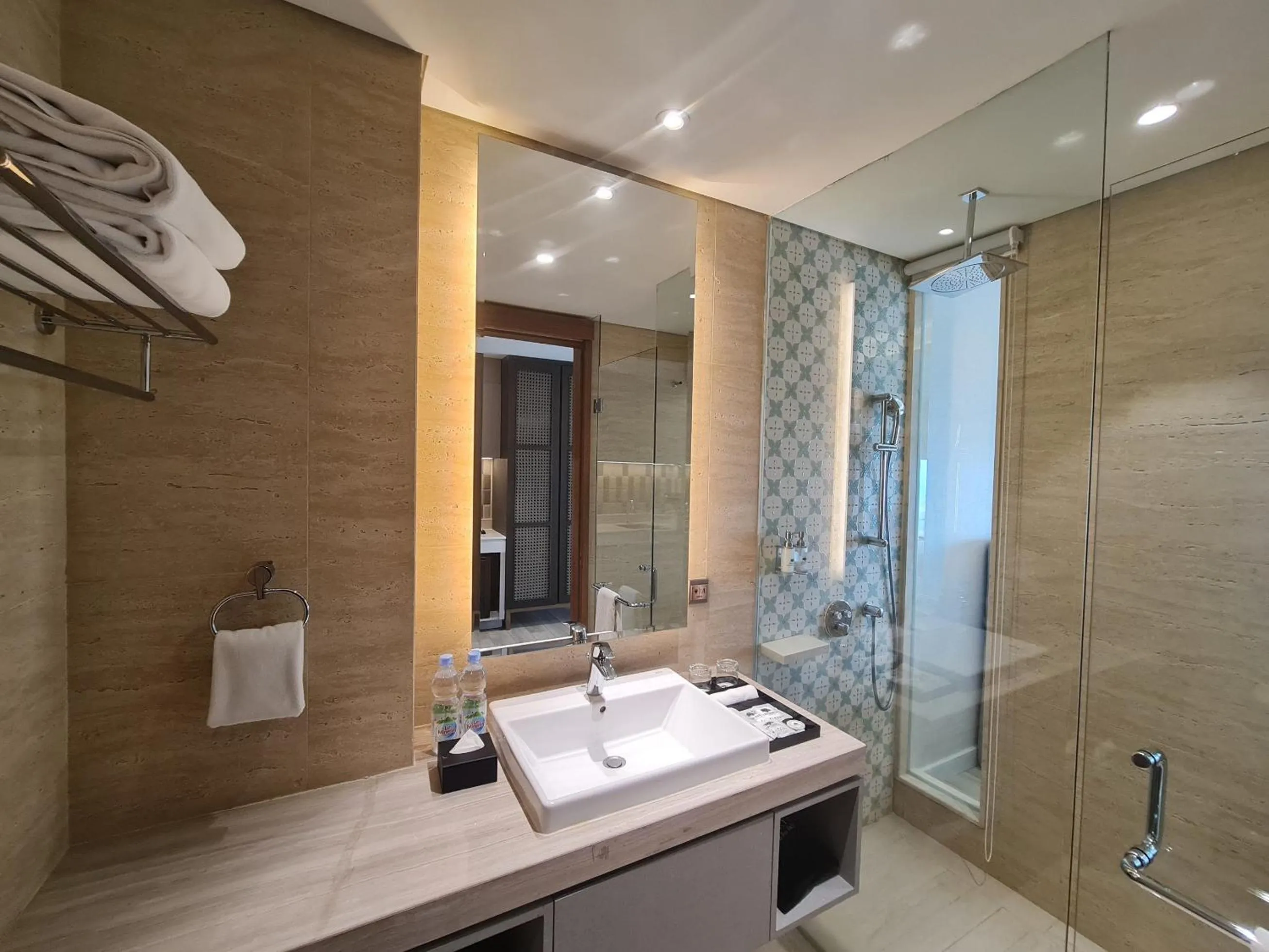 Superior Twin Room in Trembesi Hotel