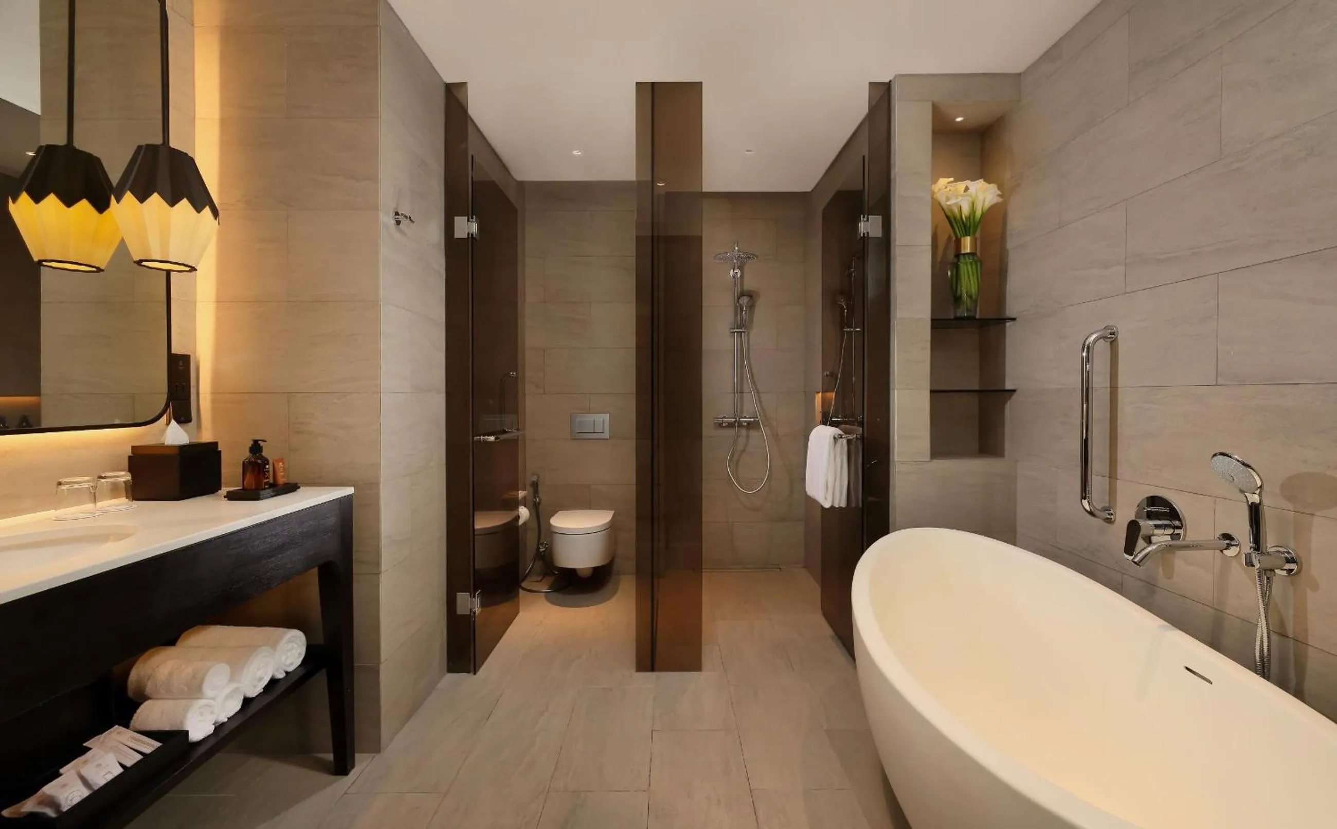 Grand Deluxe Club King Room in Padma Hotel Semarang