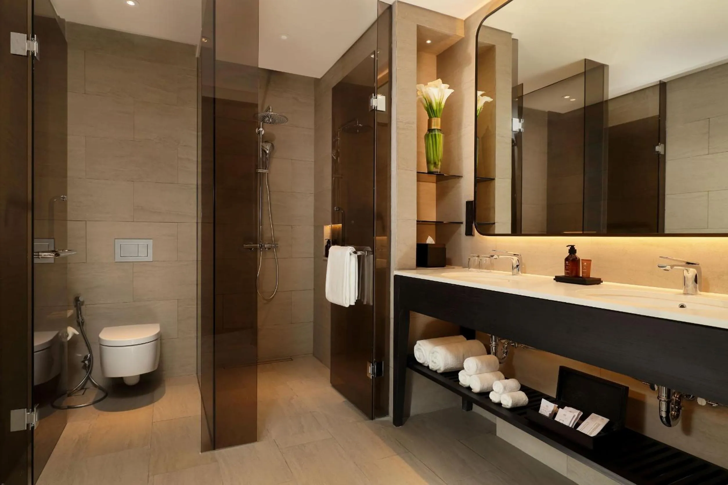 Deluxe Twin Room in Padma Hotel Semarang