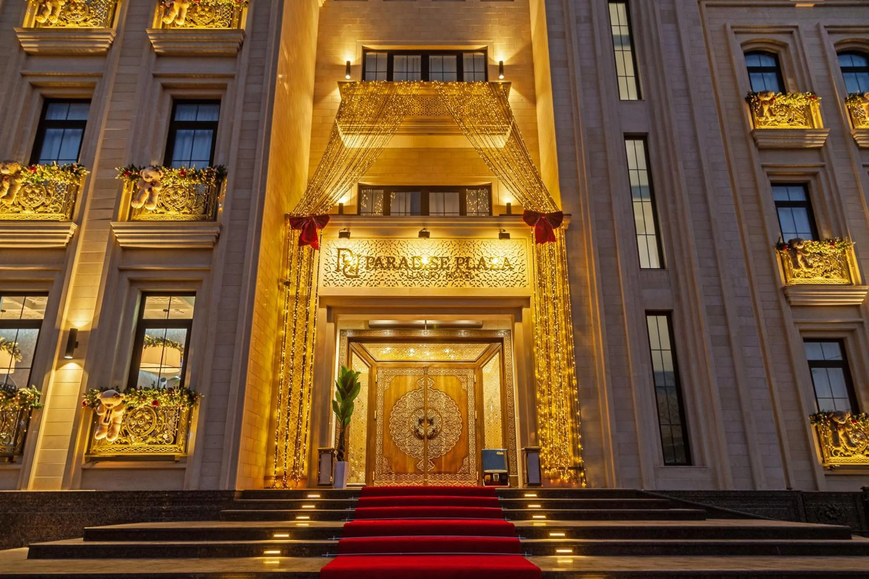 Paradise Plaza Luxury Hotel