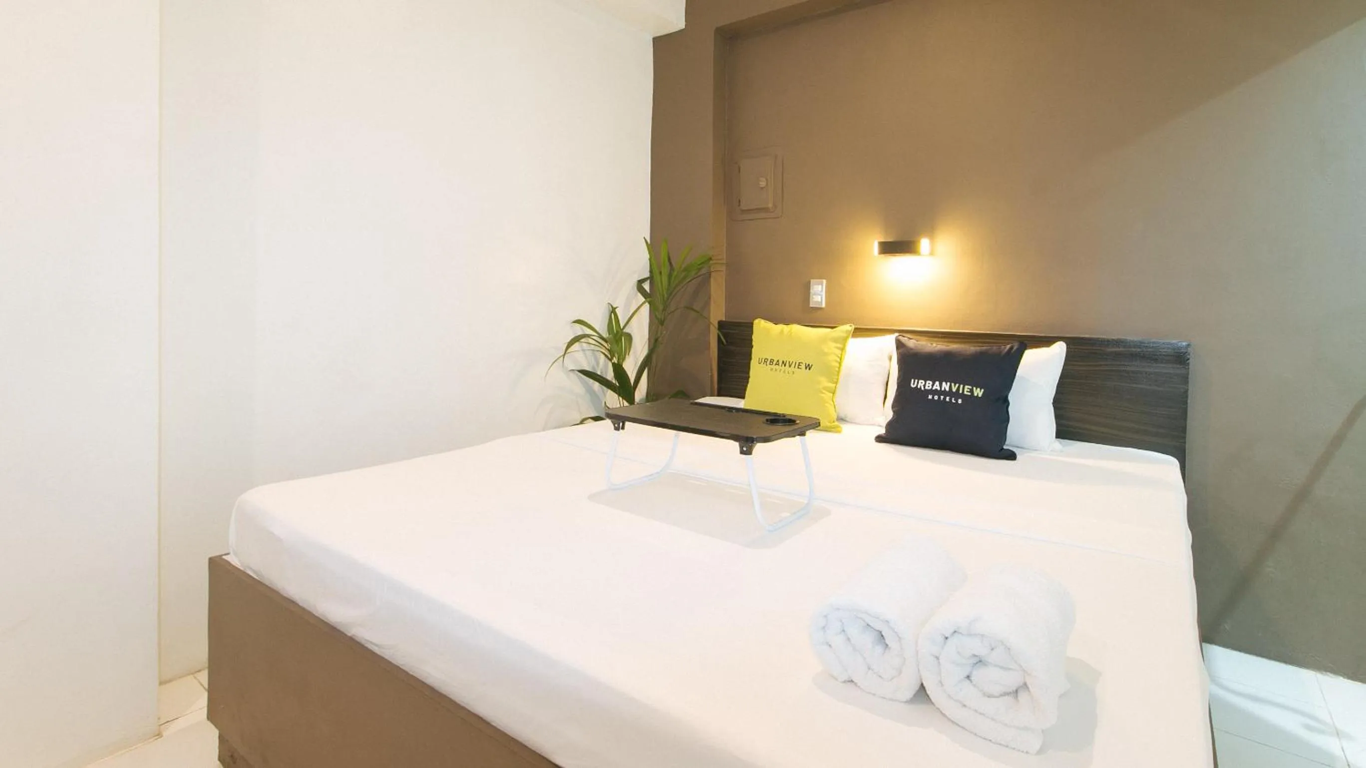 King Room in UrbanView at San Antonio's Place Sampaloc Manila