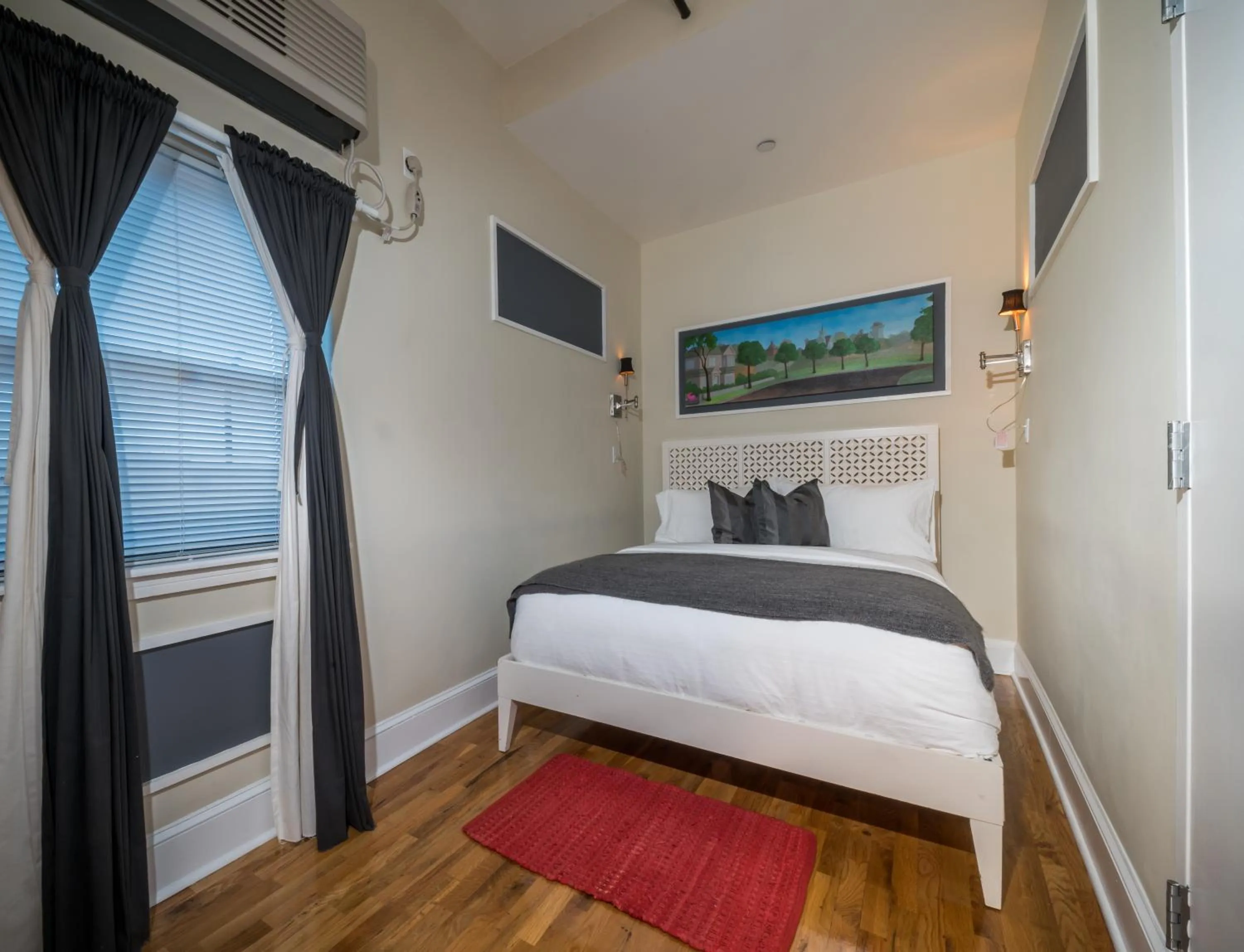 One Bedroom Penthouse with Roof Deck in Henry Norman Hotel