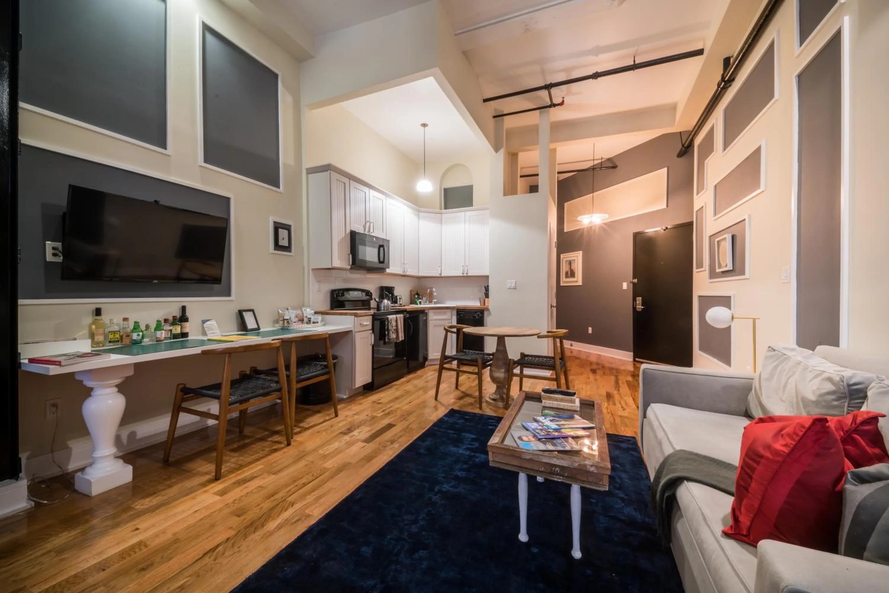 Deluxe Loft Suite in Henry Norman Hotel