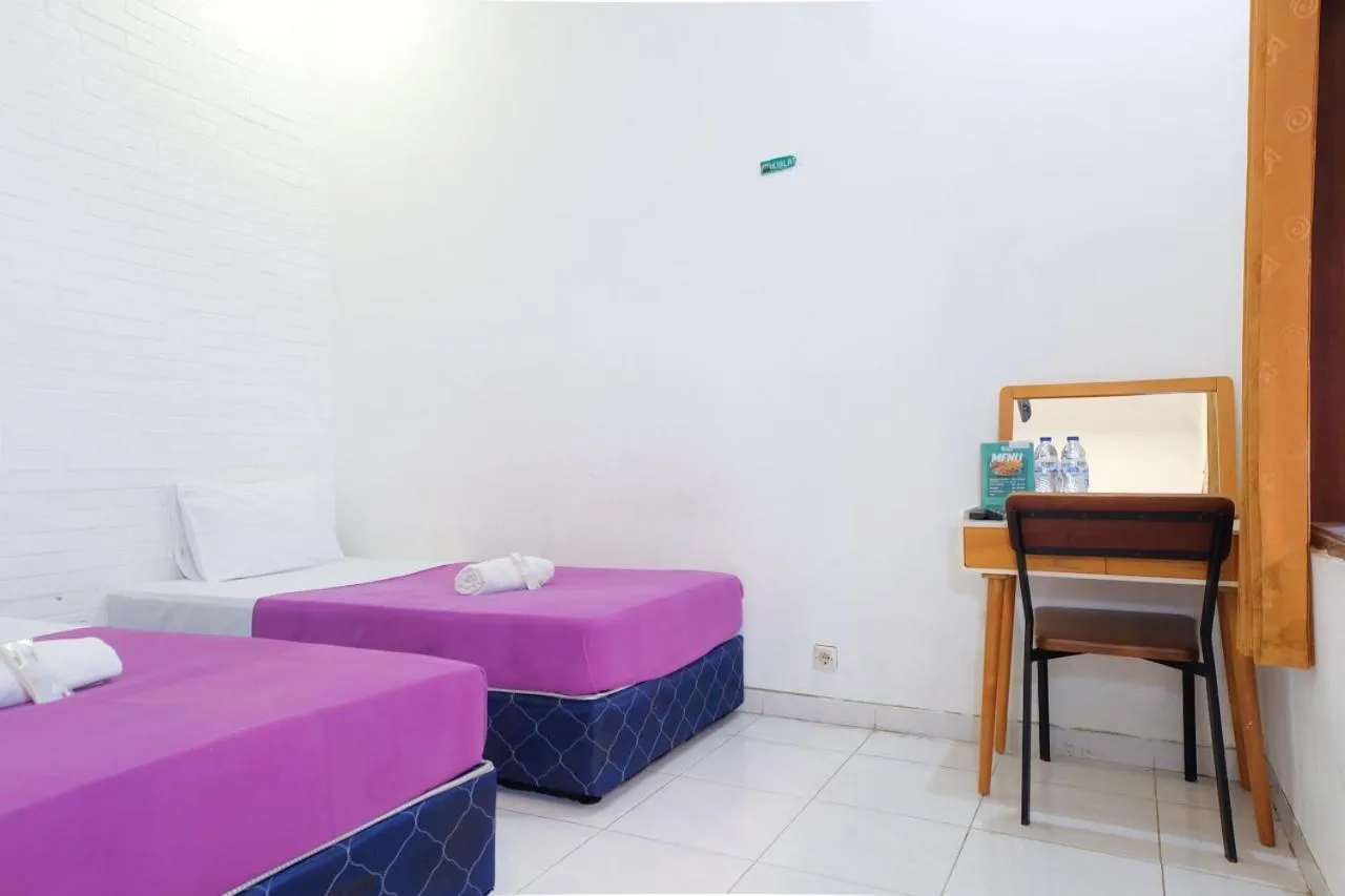 Standard Twin Room in Comvee