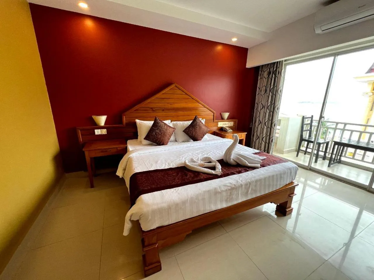 King Room with Pool View in Aristocrat Residence & Hotel