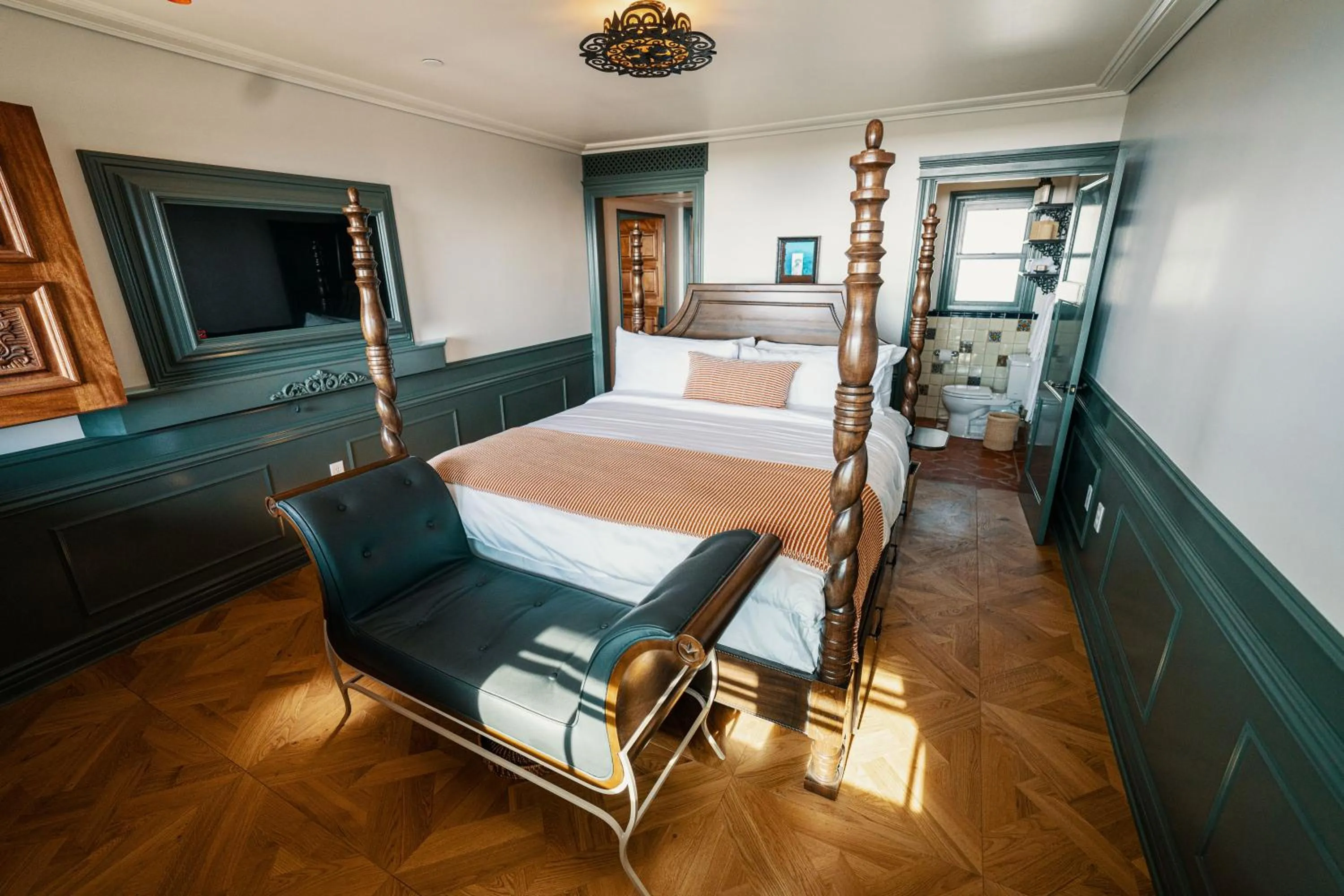 King Room in El Caminante Bar & Bungalows