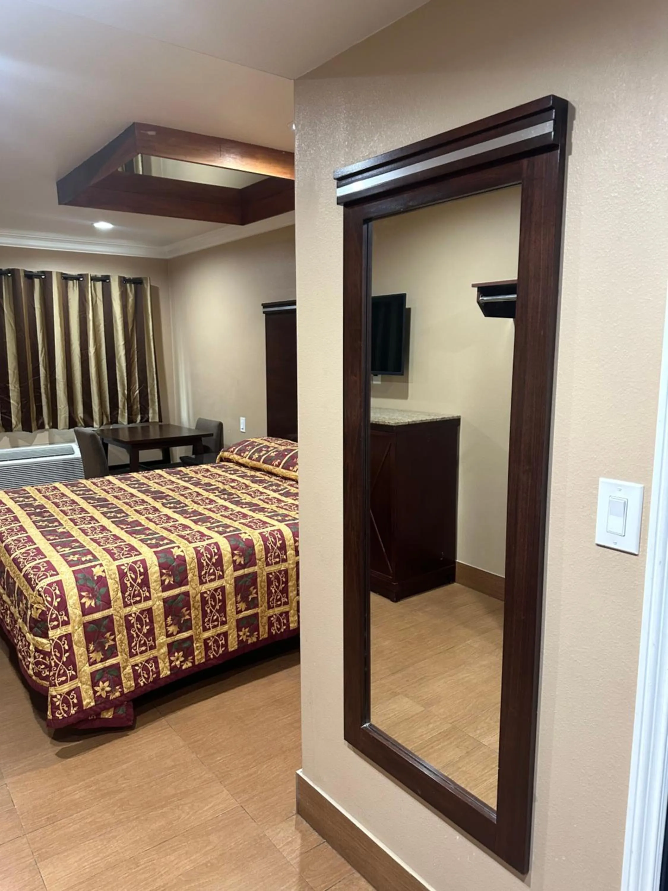 King Room - single occupancy in Stardust inn
