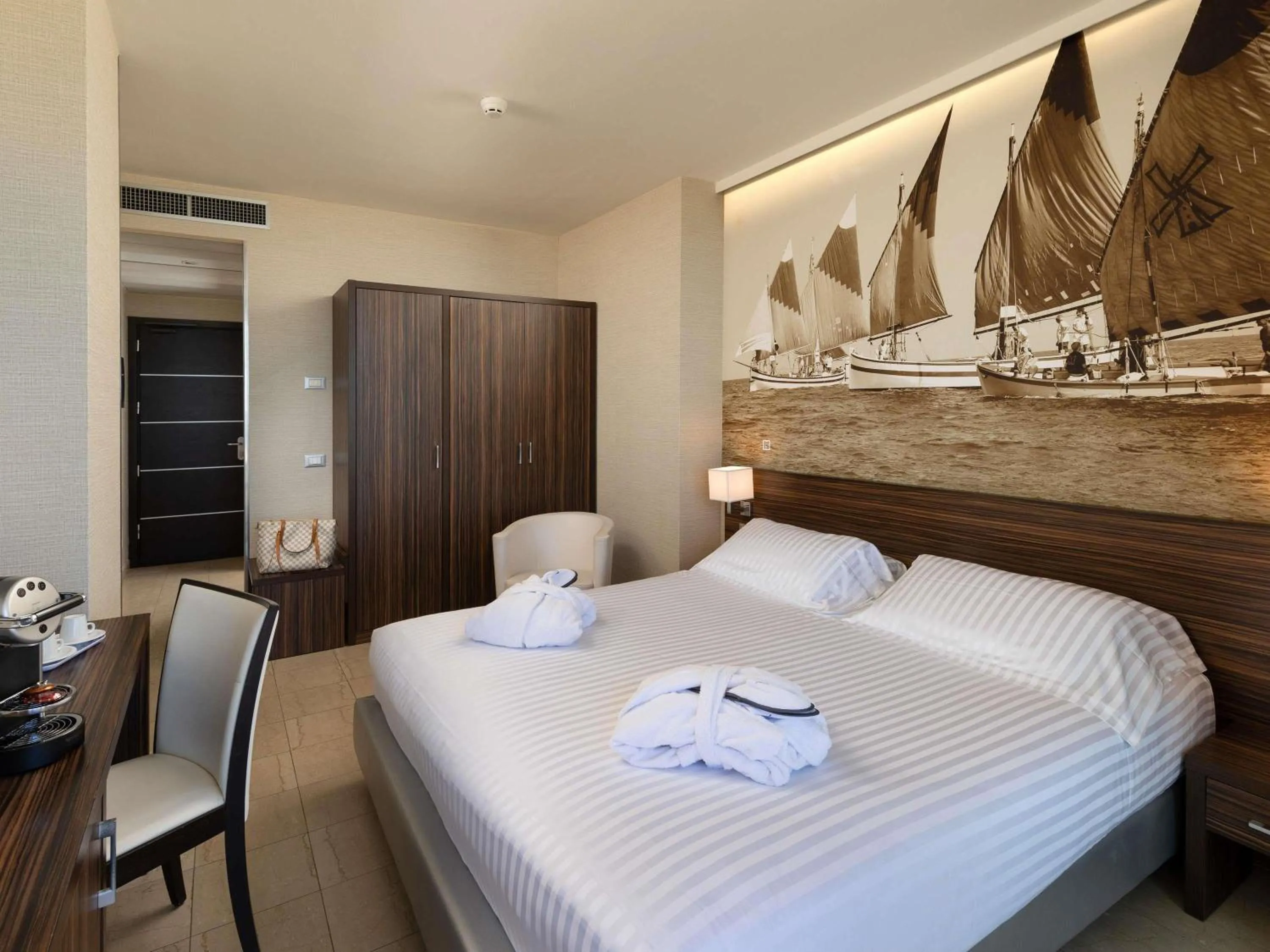 Privilege Double Room with Balcony and Sea View in Mercure Rimini Lungomare