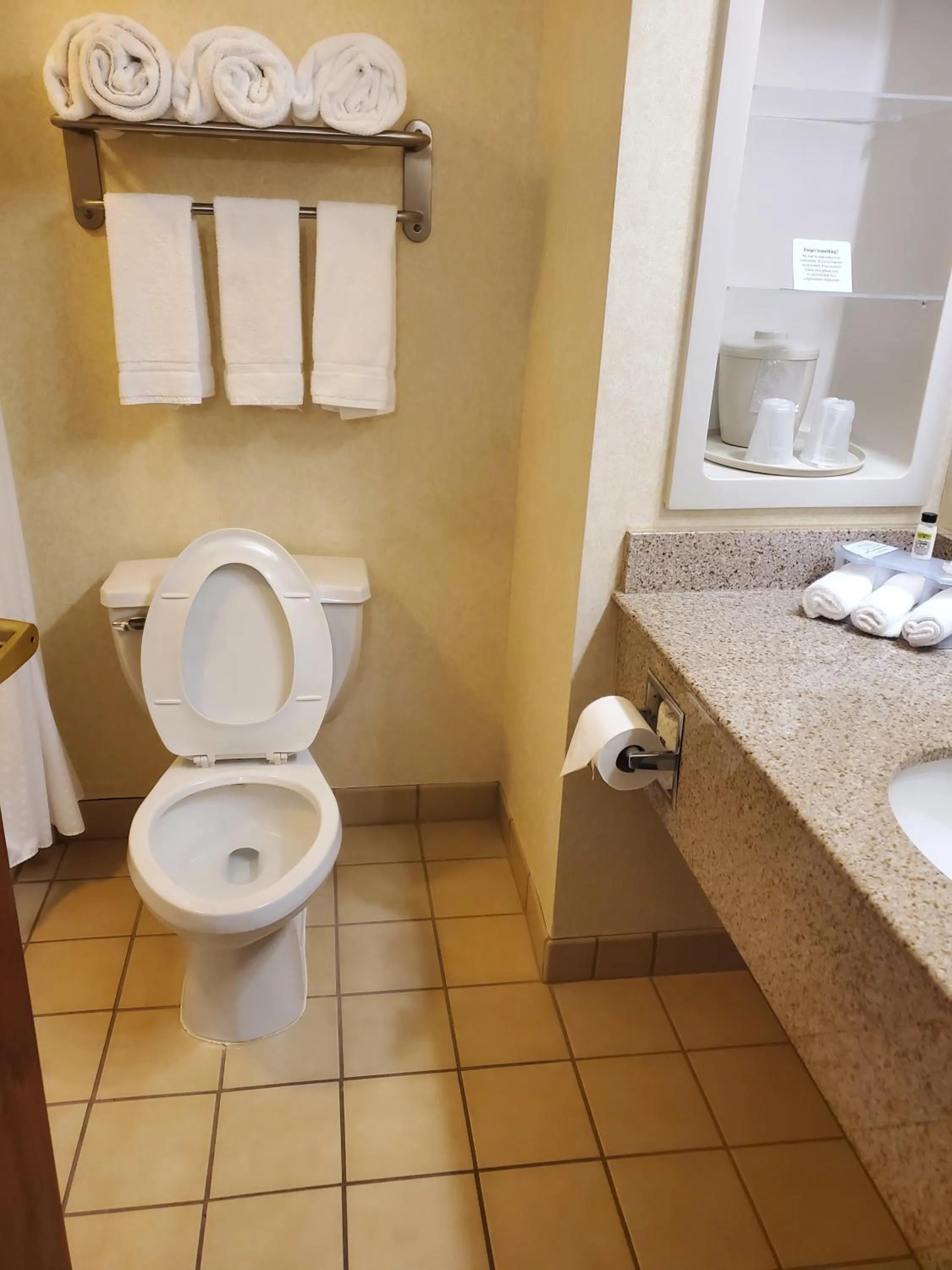 Queen Room in White Pine Lodge