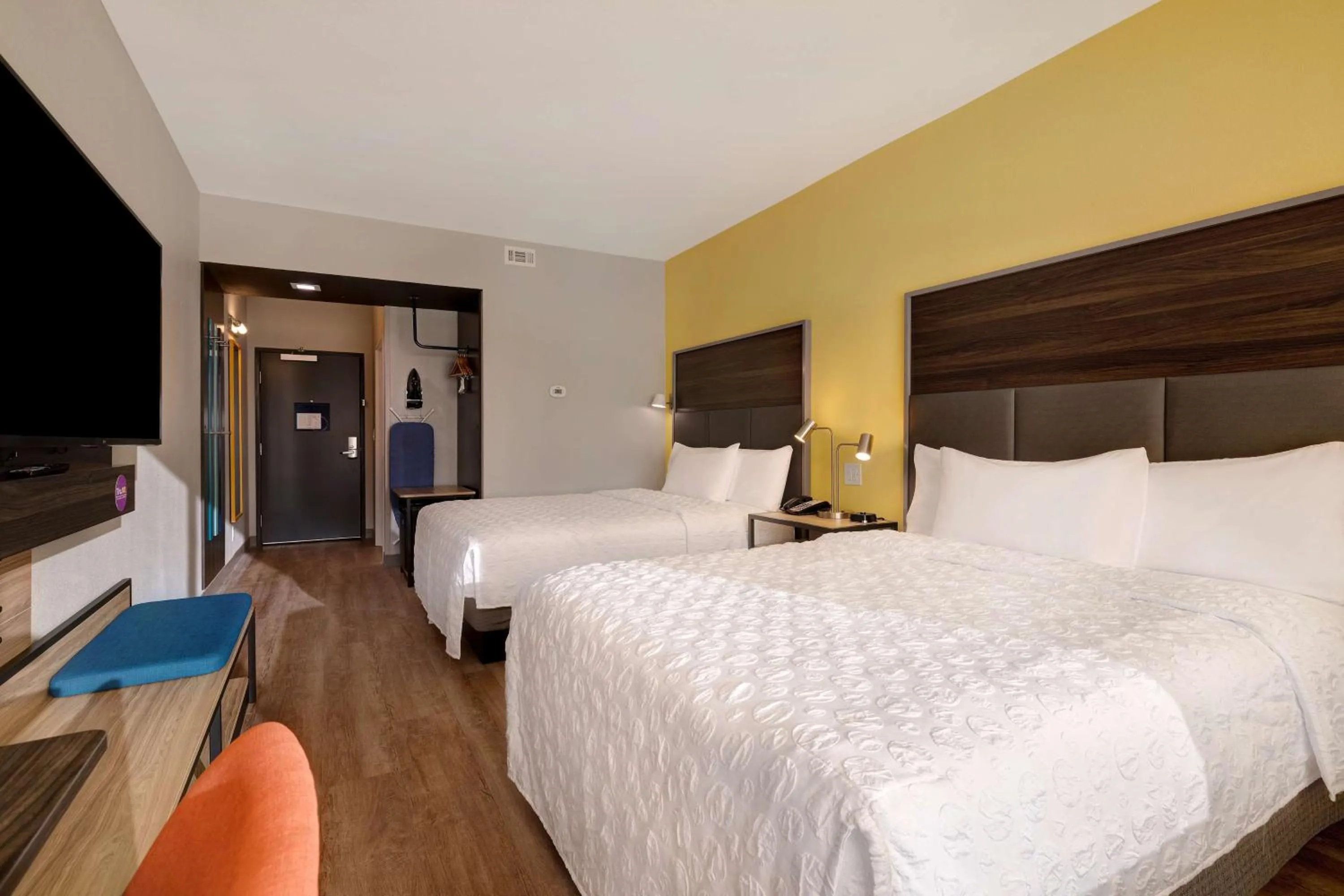Queen Room with Two Queen Beds and Walk-In Shower in Tru By Hilton Galveston, Tx