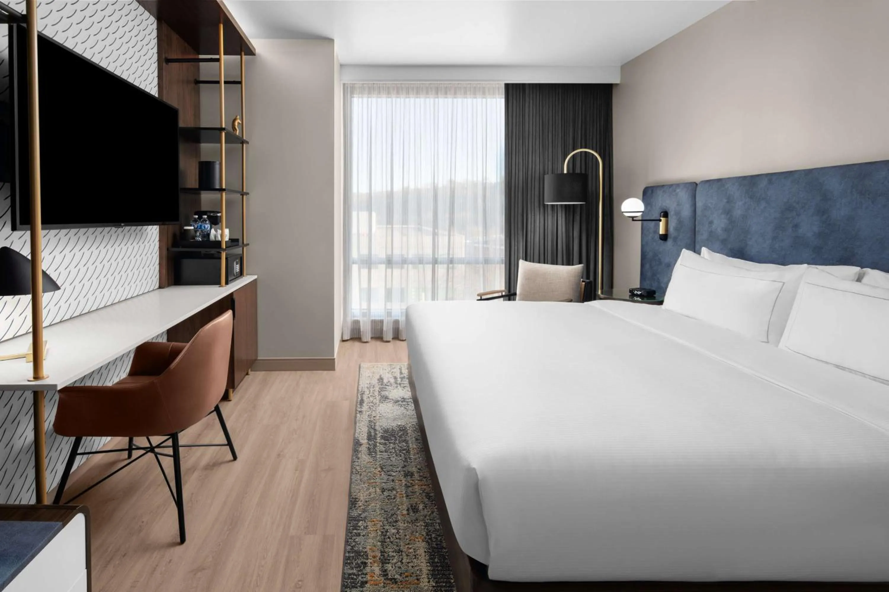 King Room - Non-Smoking in Hotel West & Main Conshohocken, Tapestry Collection Hilton