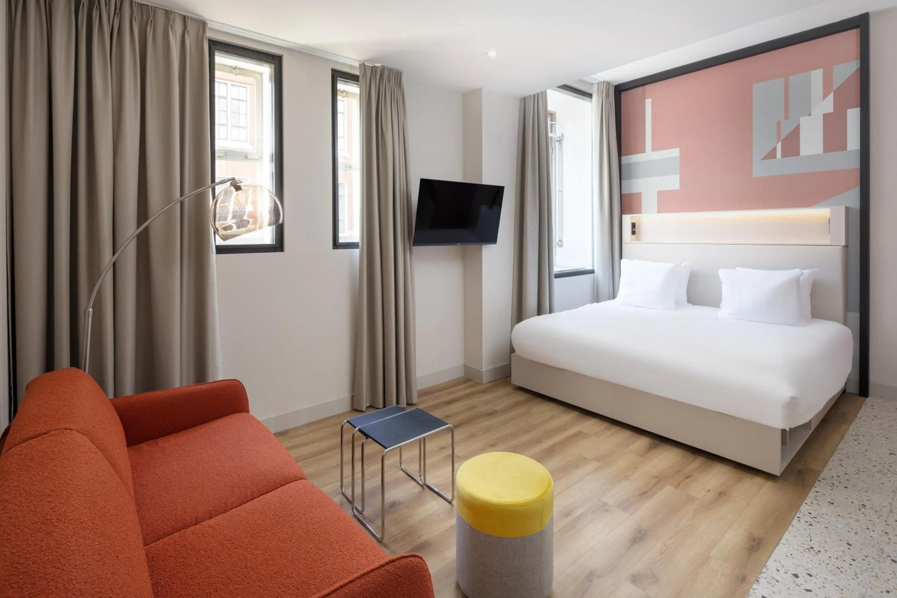 King Room with Sofa Bed in Motto By Hilton Rotterdam Blaak