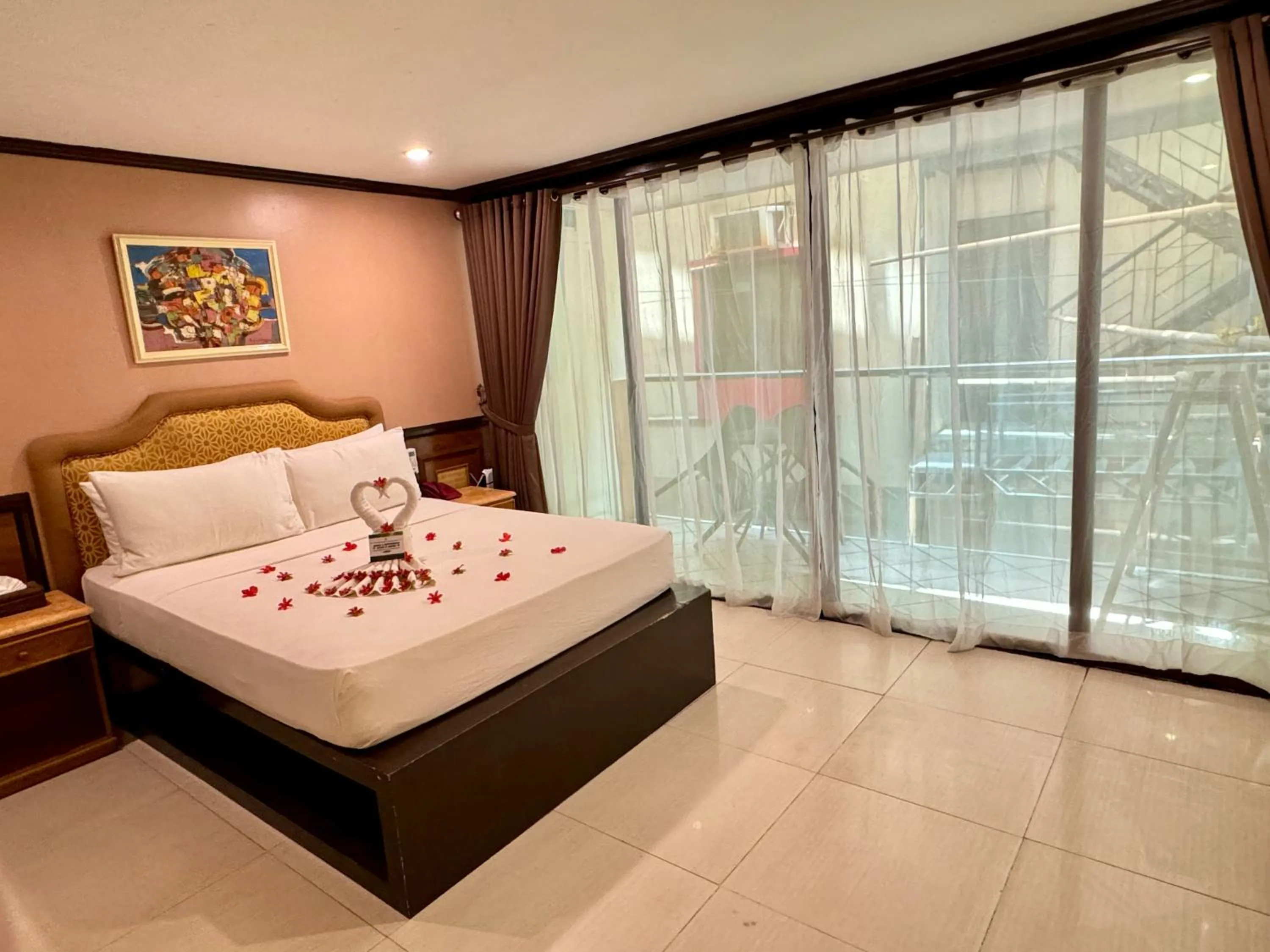 Deluxe Room with Balcony in Red Coco Inn de Boracay