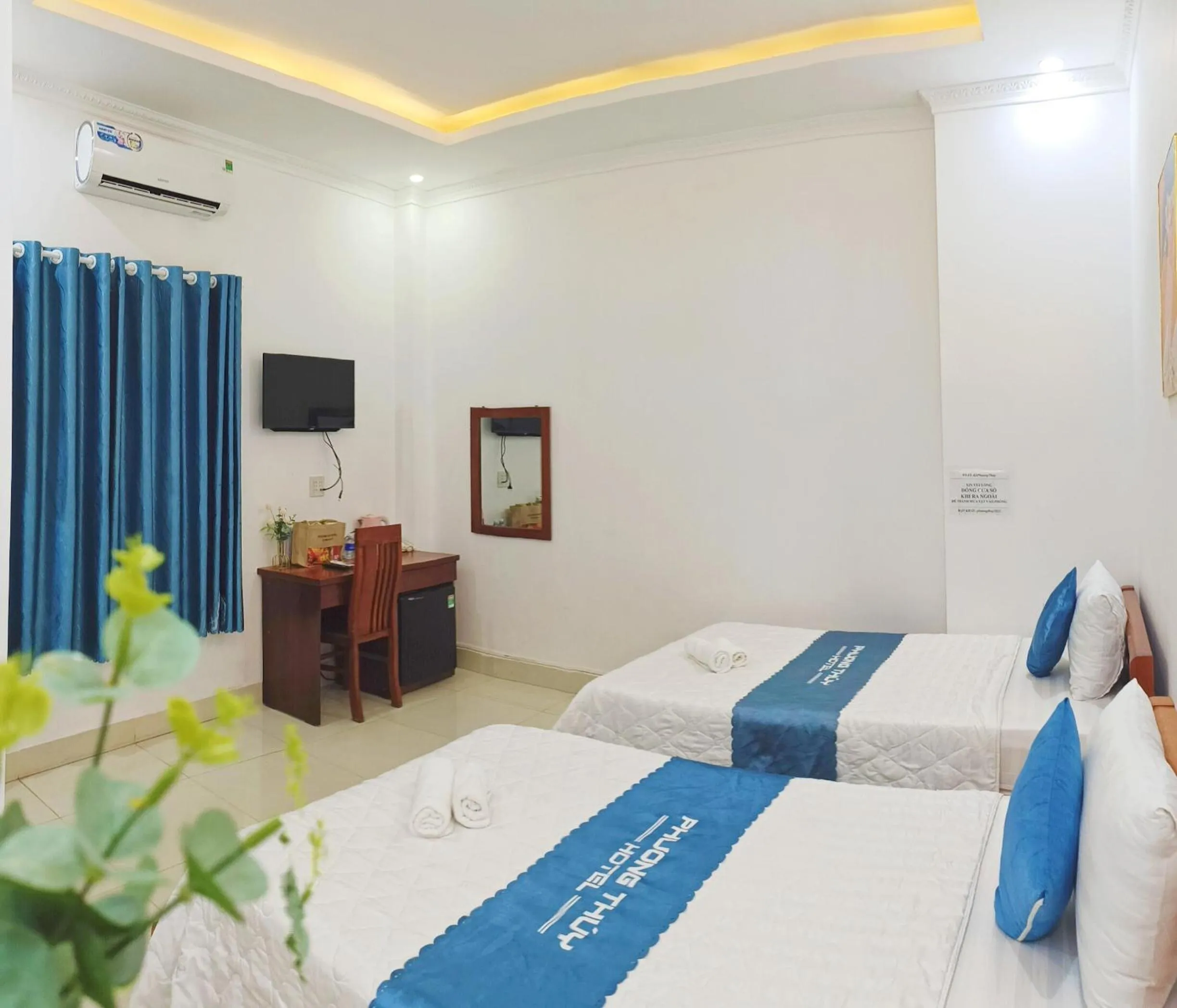 Twin Room in Phuong Thuy Hotel