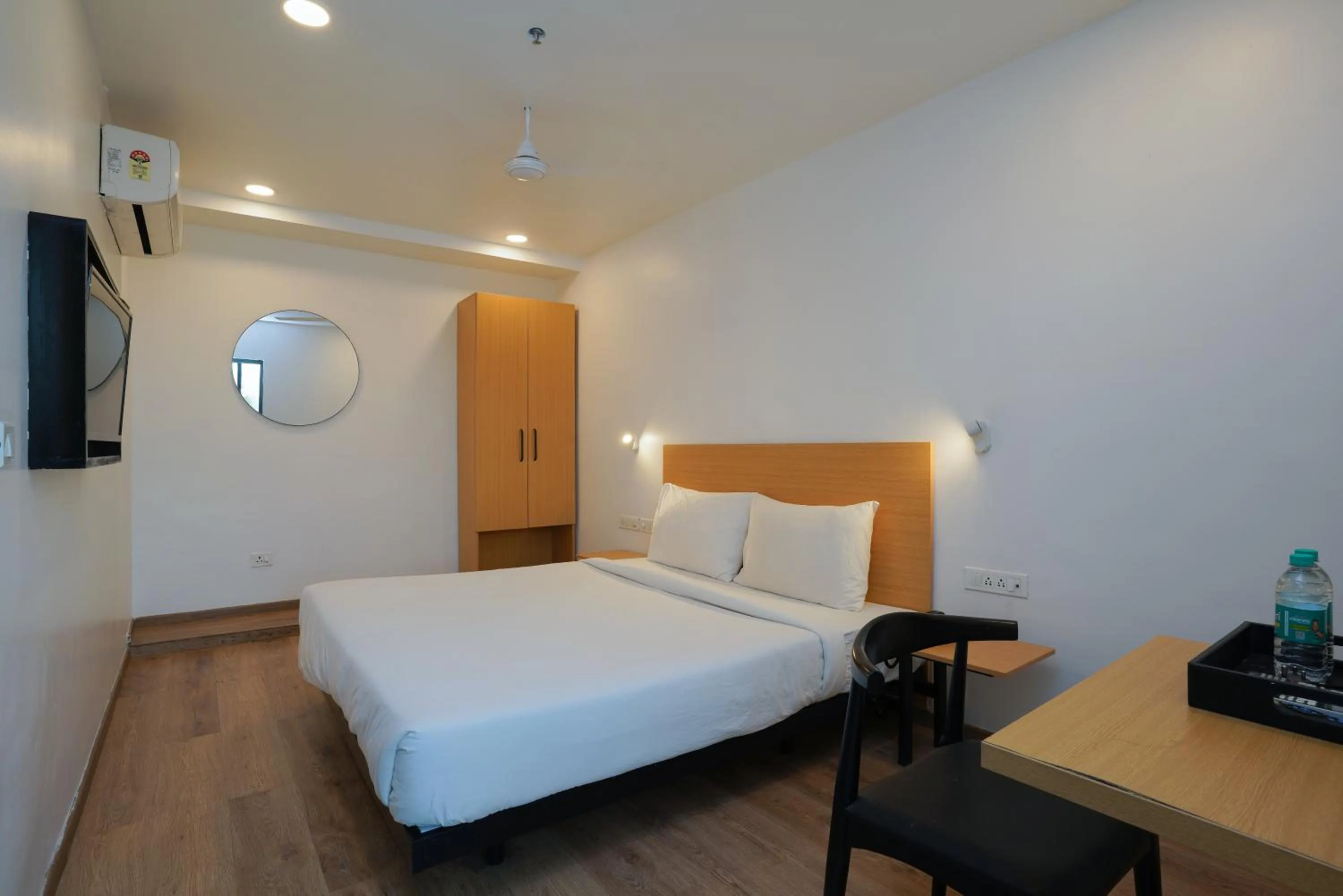 Deluxe Room - single occupancy in Uptown Hotel
