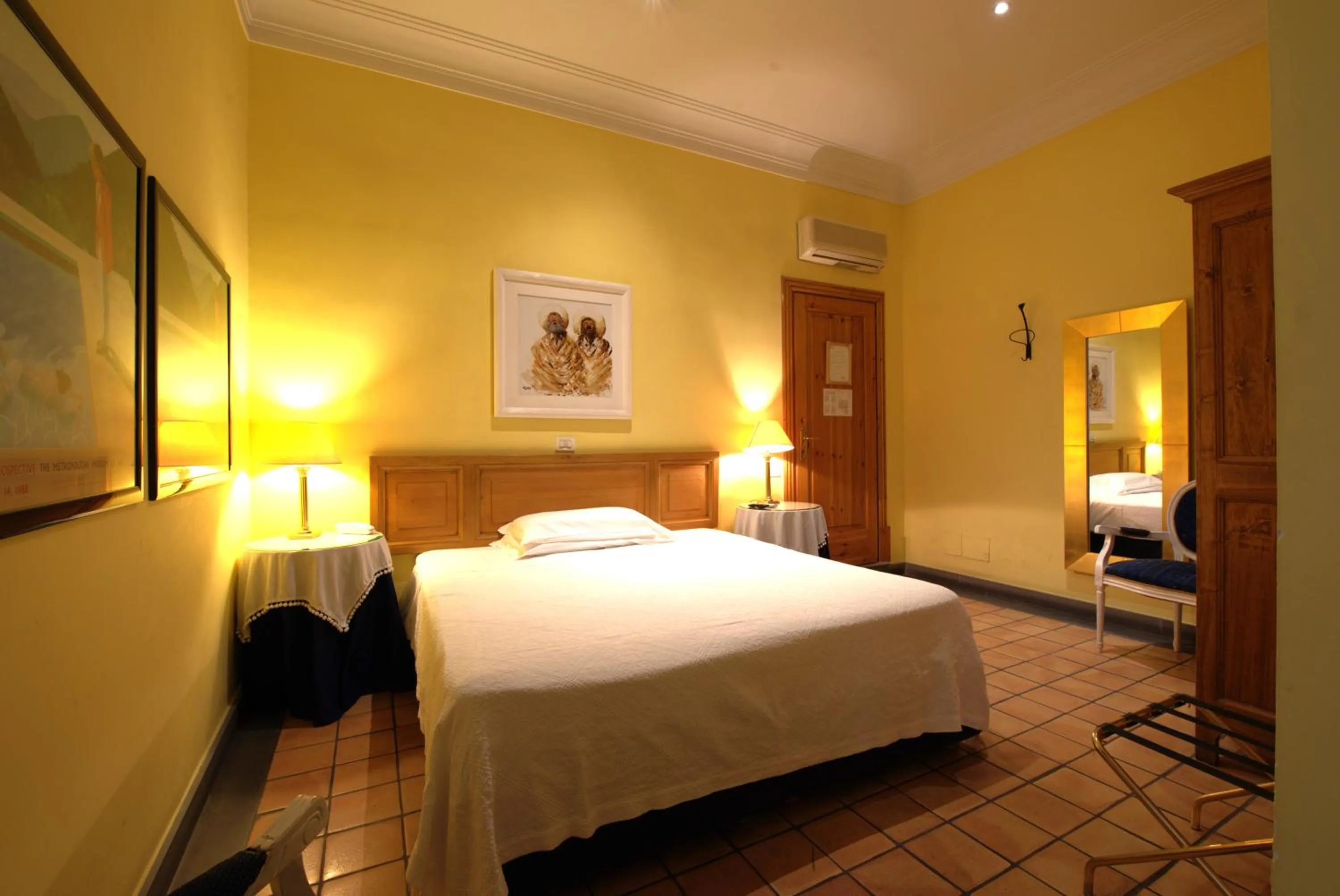 Double or Twin Room in Hotel Locanda Cairoli