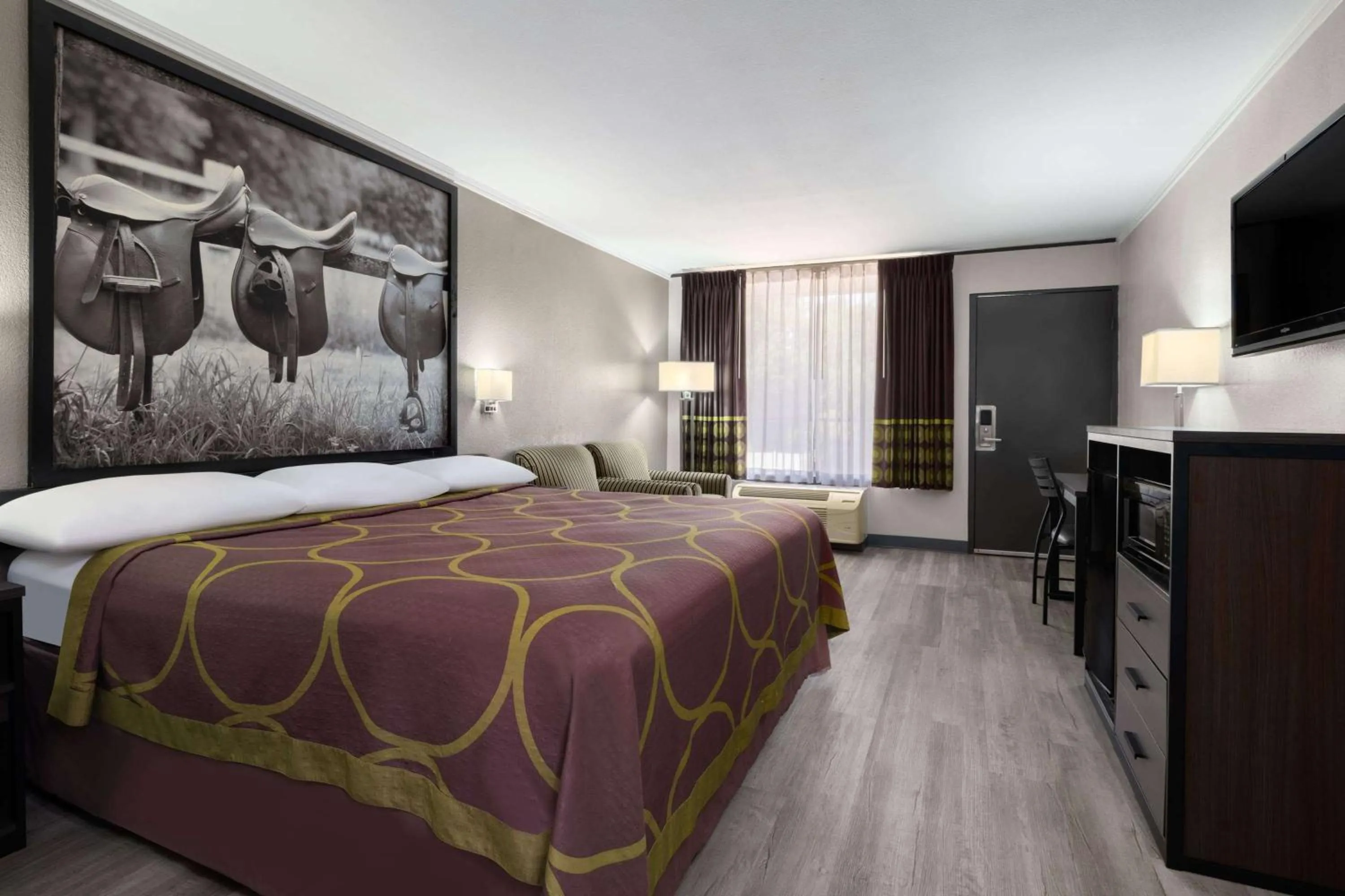 King Room - Smoking  in Super 8 by Wyndham Longview/North