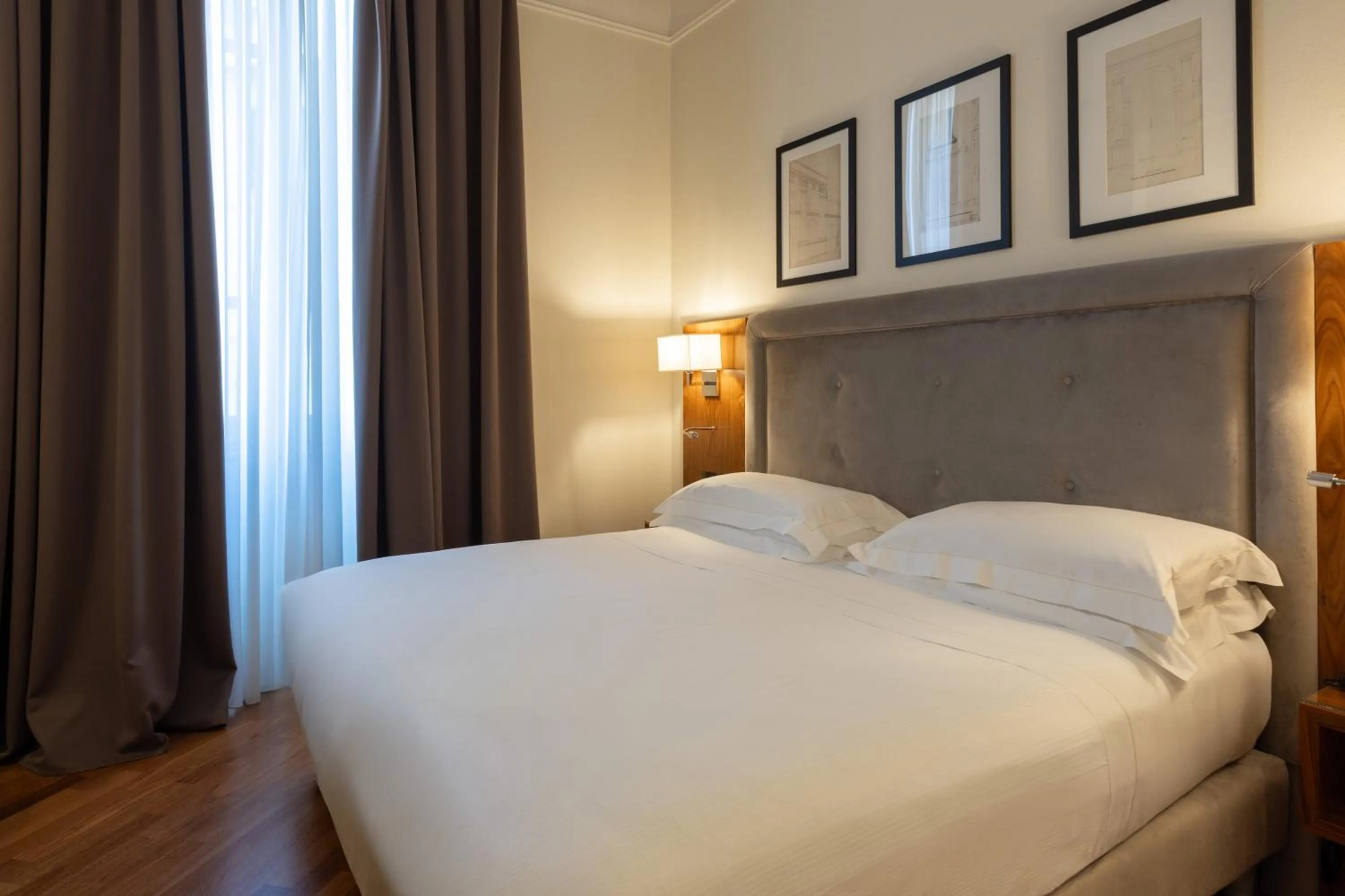 Superior Double or Twin Room in Hotel Embassy