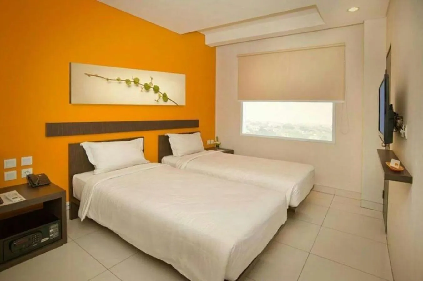 Standard Twin Room in V Hotel Tebet