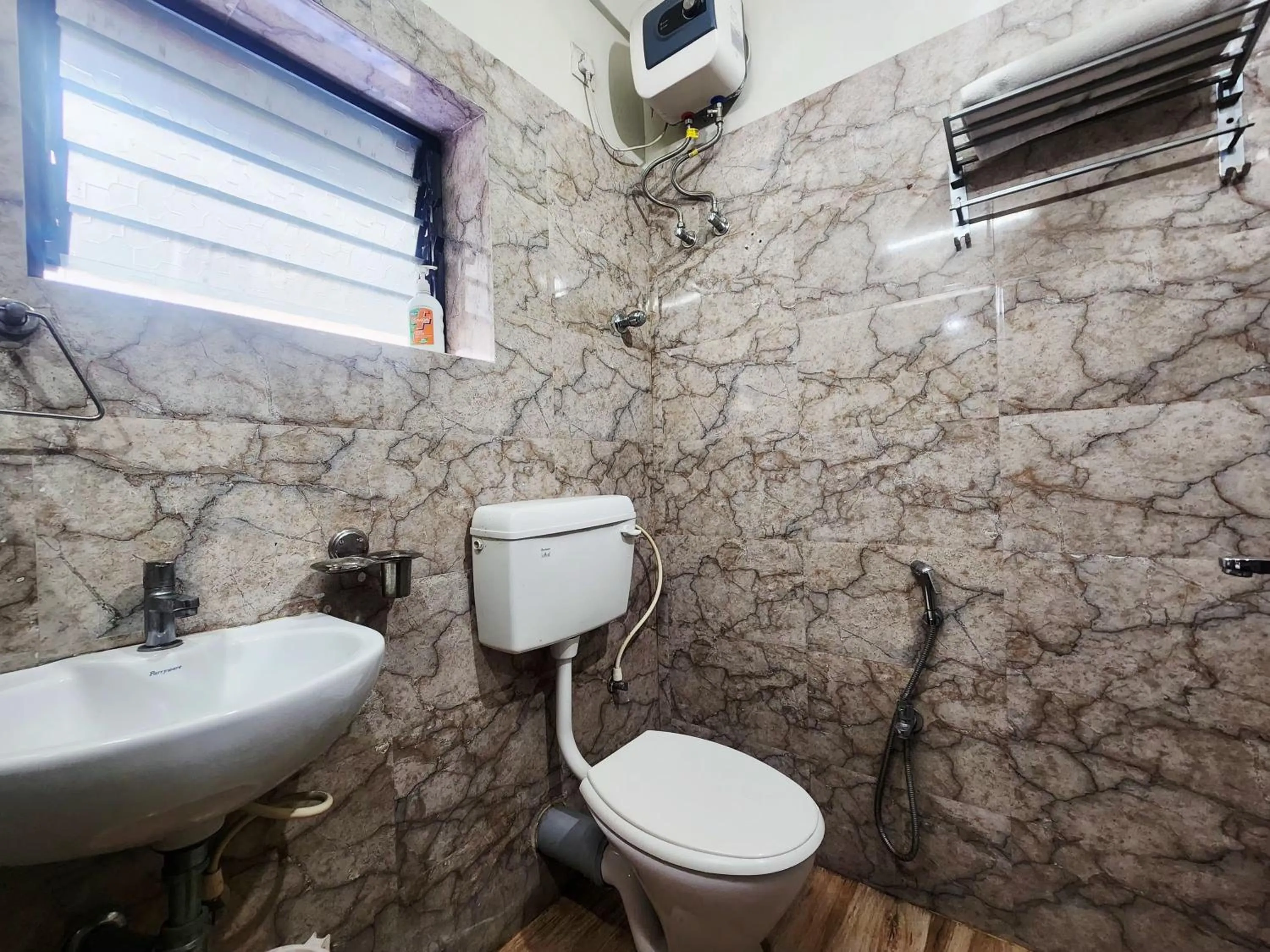 Single Room with Bath - single occupancy in ANANDALOKE RESIDENCY