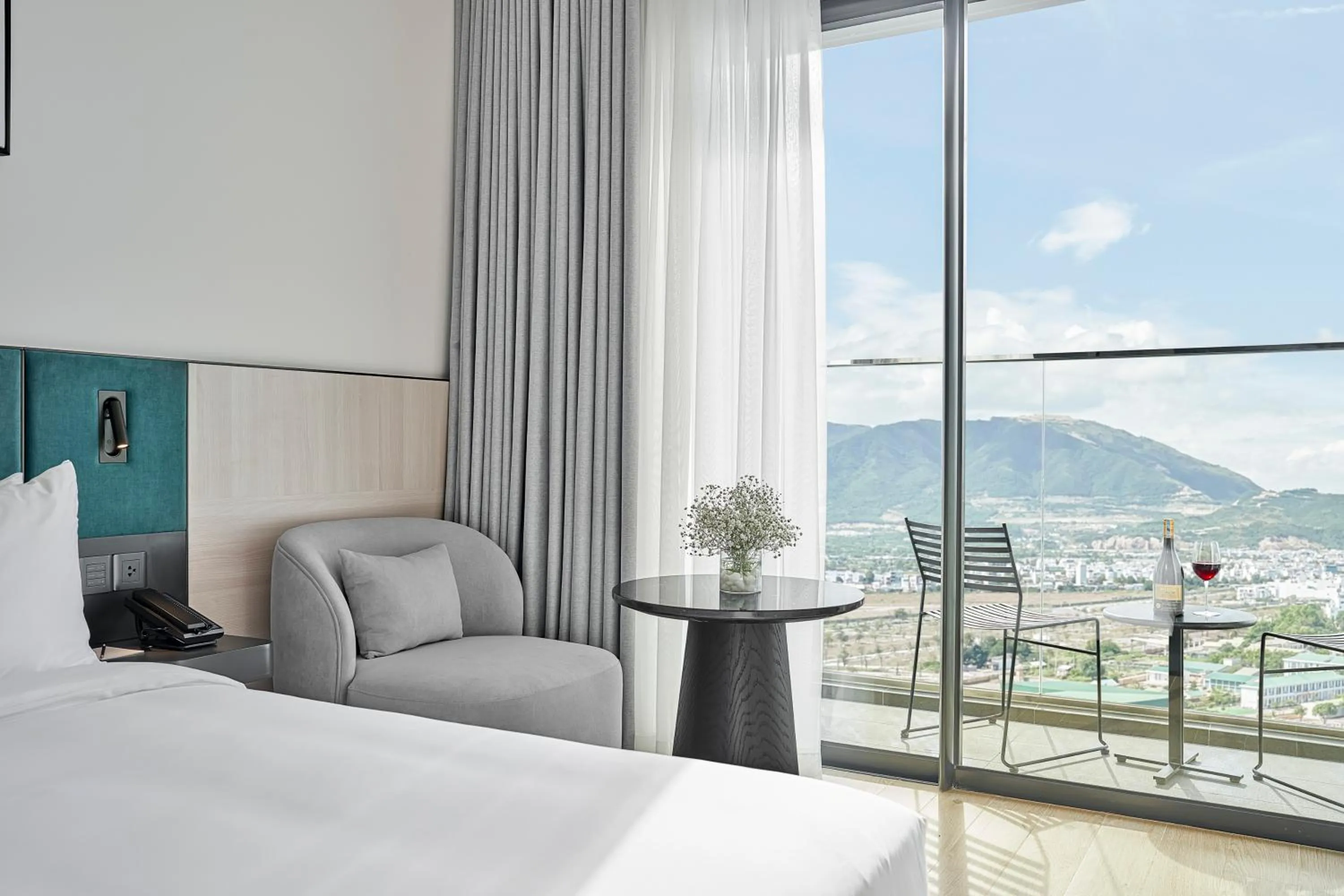 Twin Room with Mountain View in December Hotel