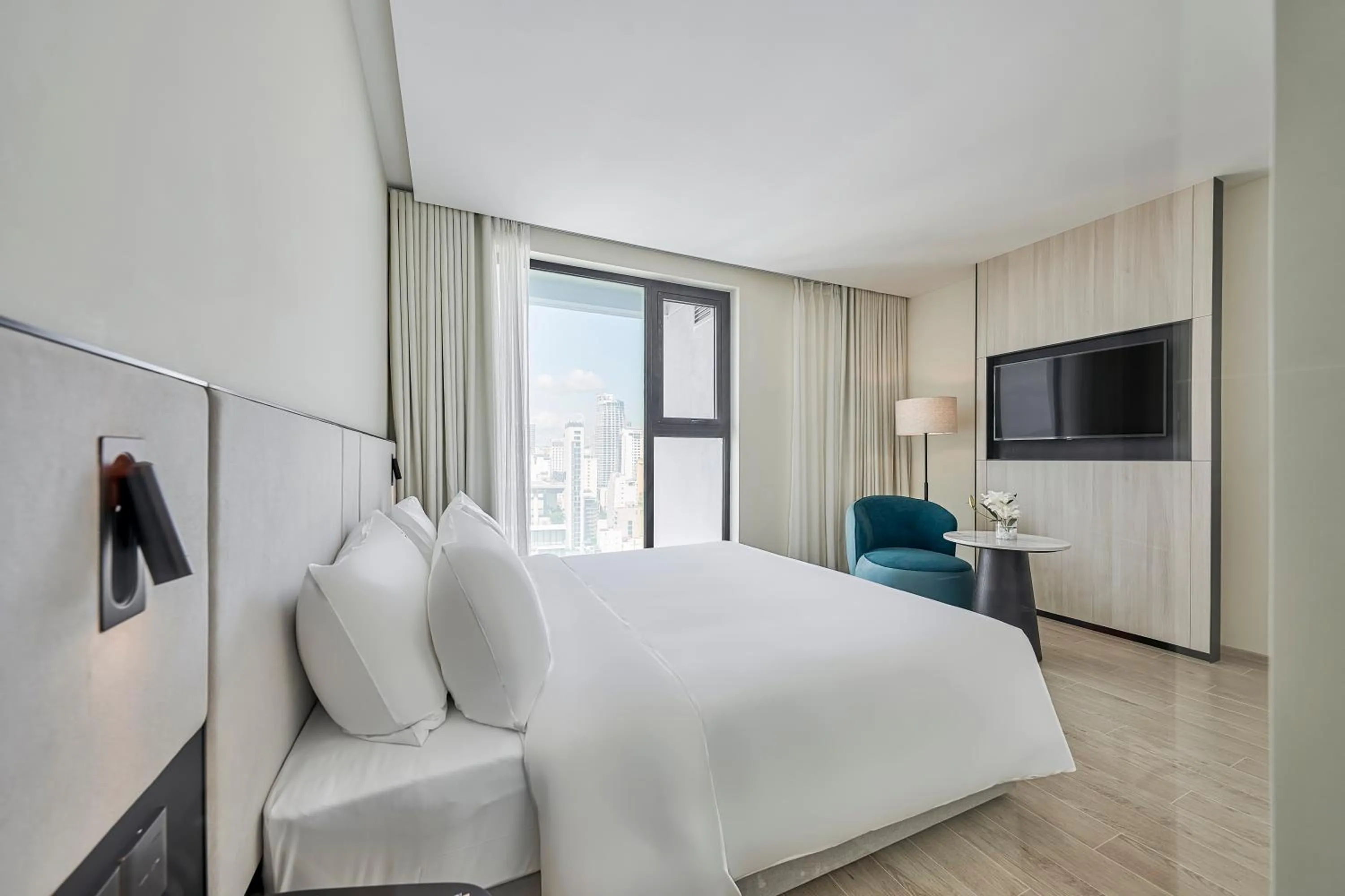 Queen Room in December Hotel