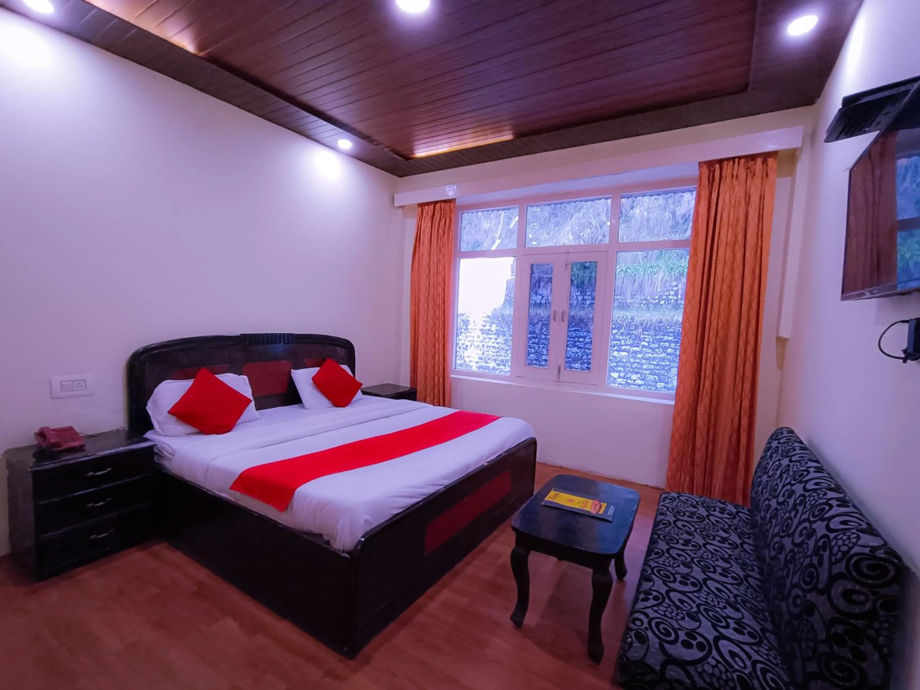 Superior Double Room in Surya Resort Dalhousie