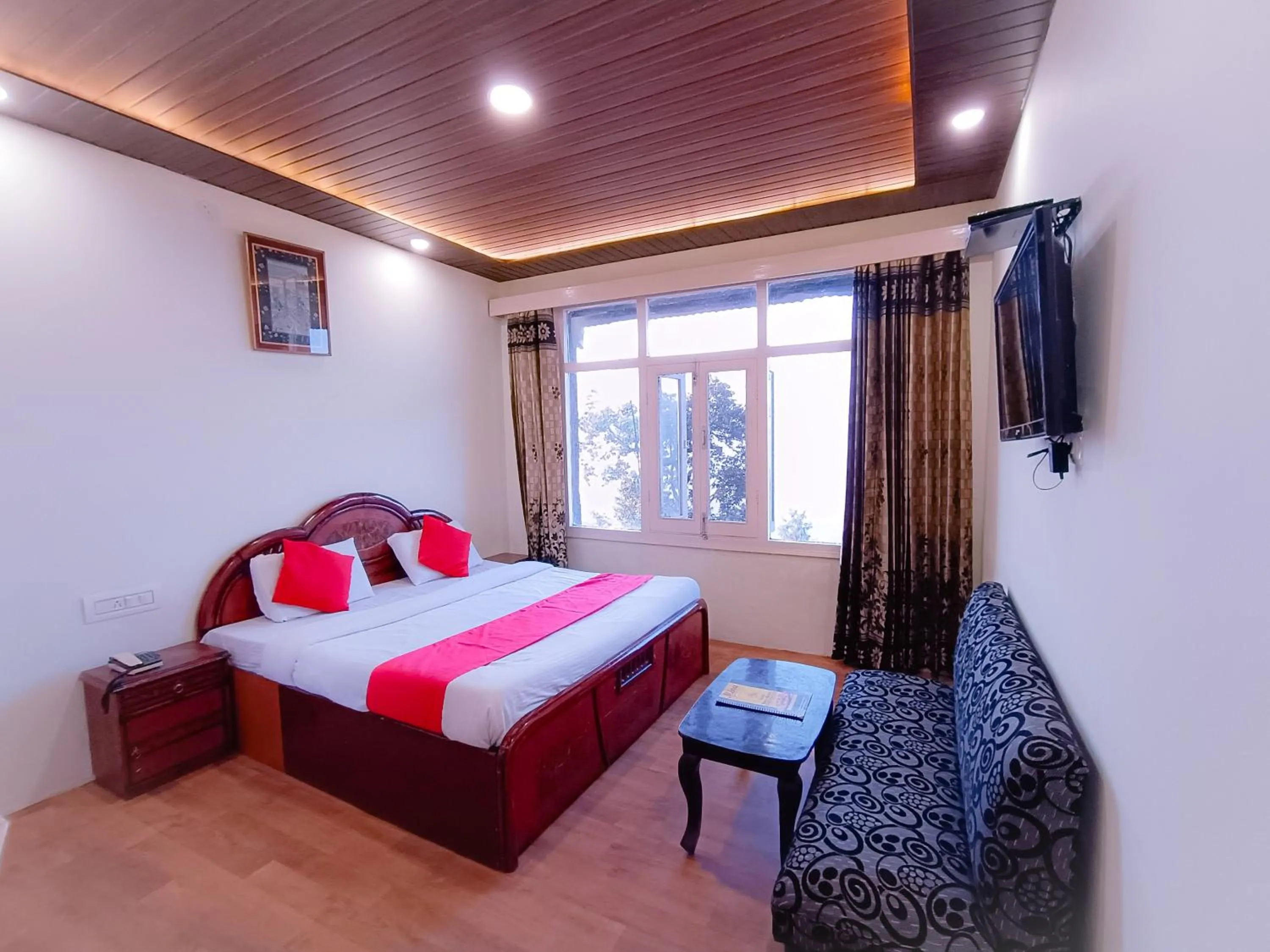 Deluxe Room in Surya Resort Dalhousie