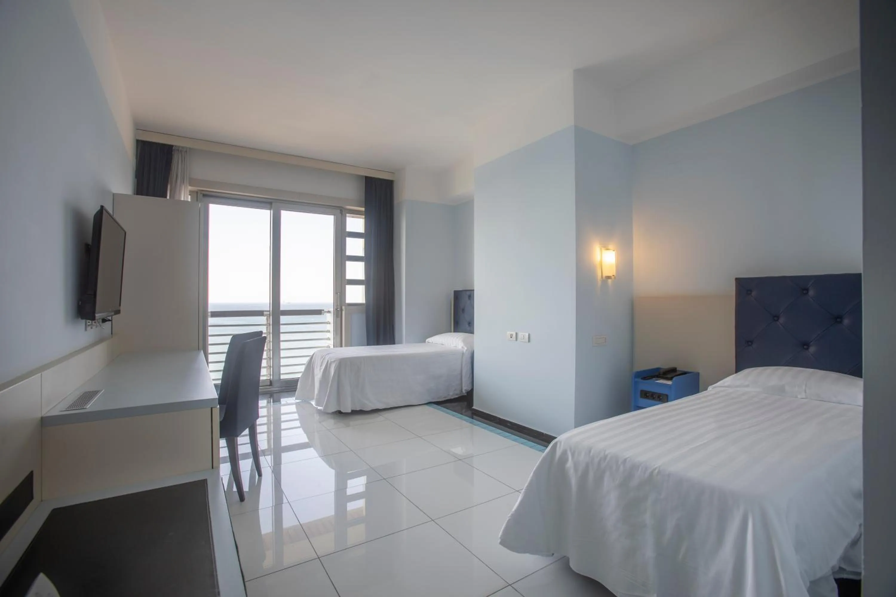 Standard Twin Room in Grand Hotel Salerno