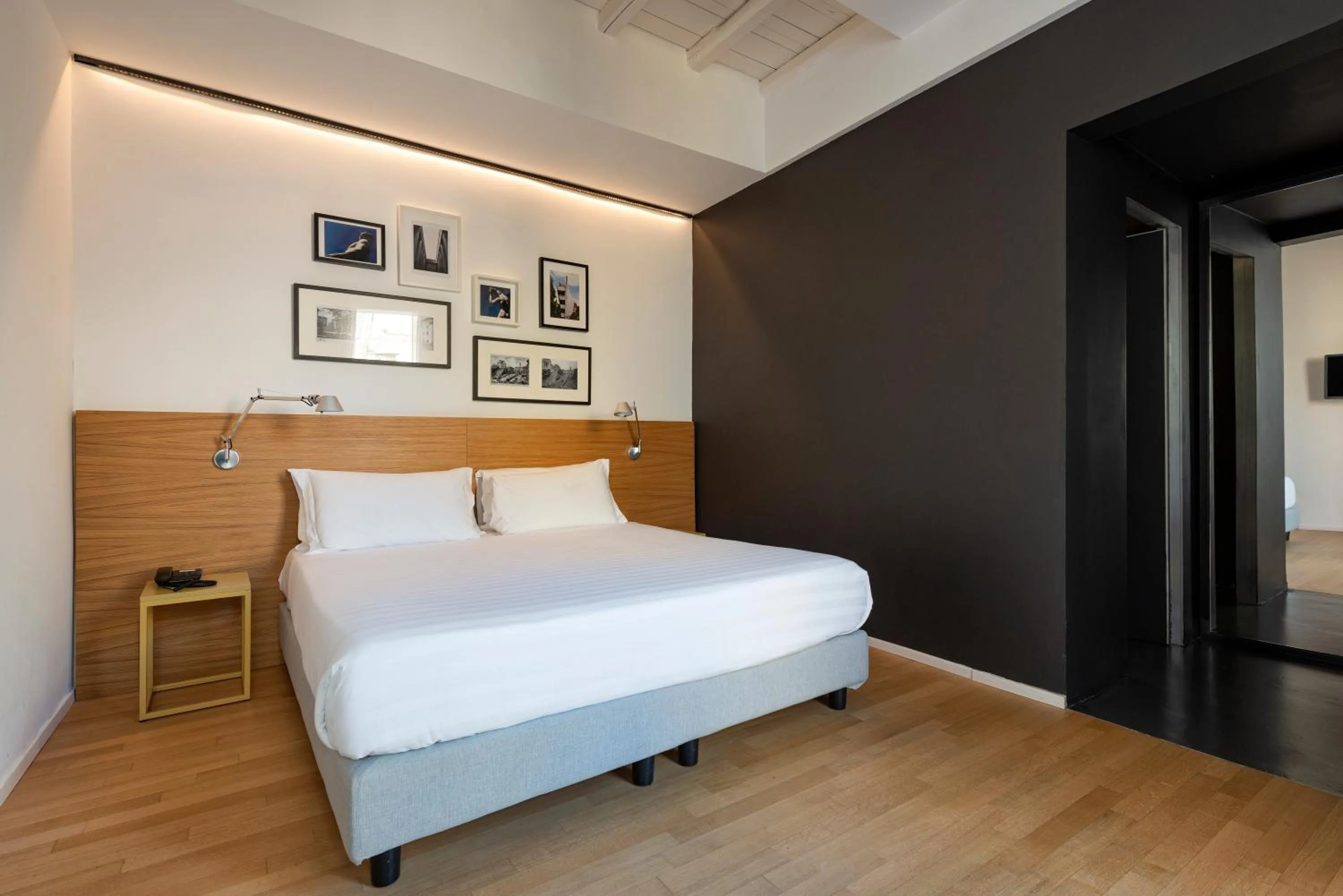 Superior Double Room with Terrace in Coronari Palace