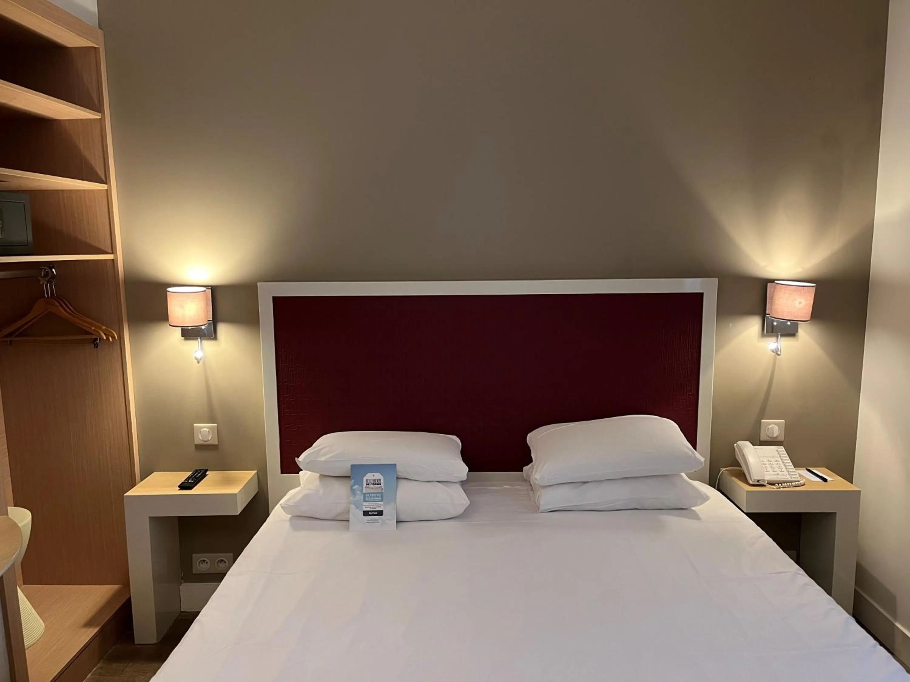 Double Room in Kyriad Paris 18 - Porte de Clignancourt - Montmartre