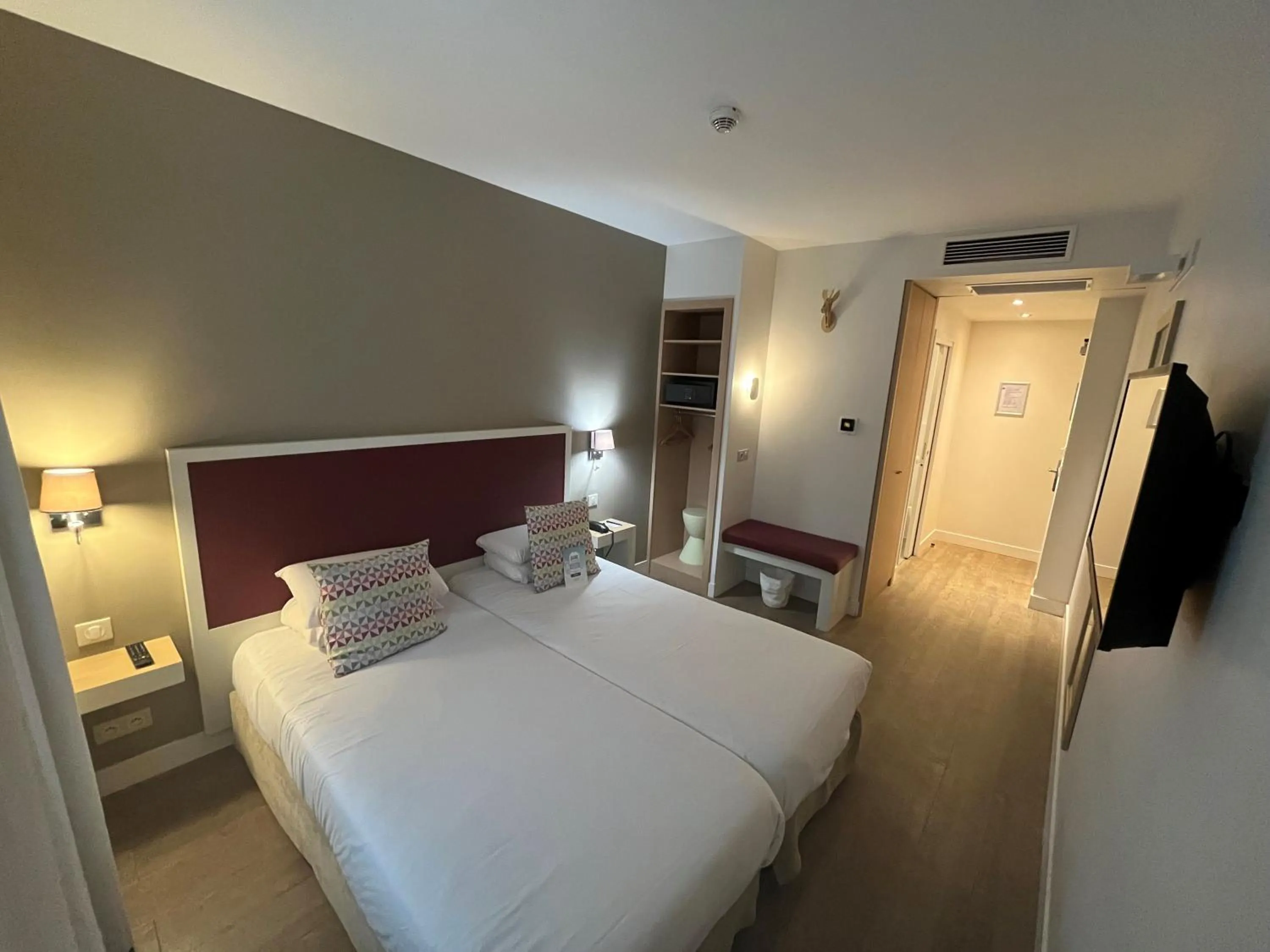 Twin Room in Kyriad Paris 18 - Porte de Clignancourt - Montmartre