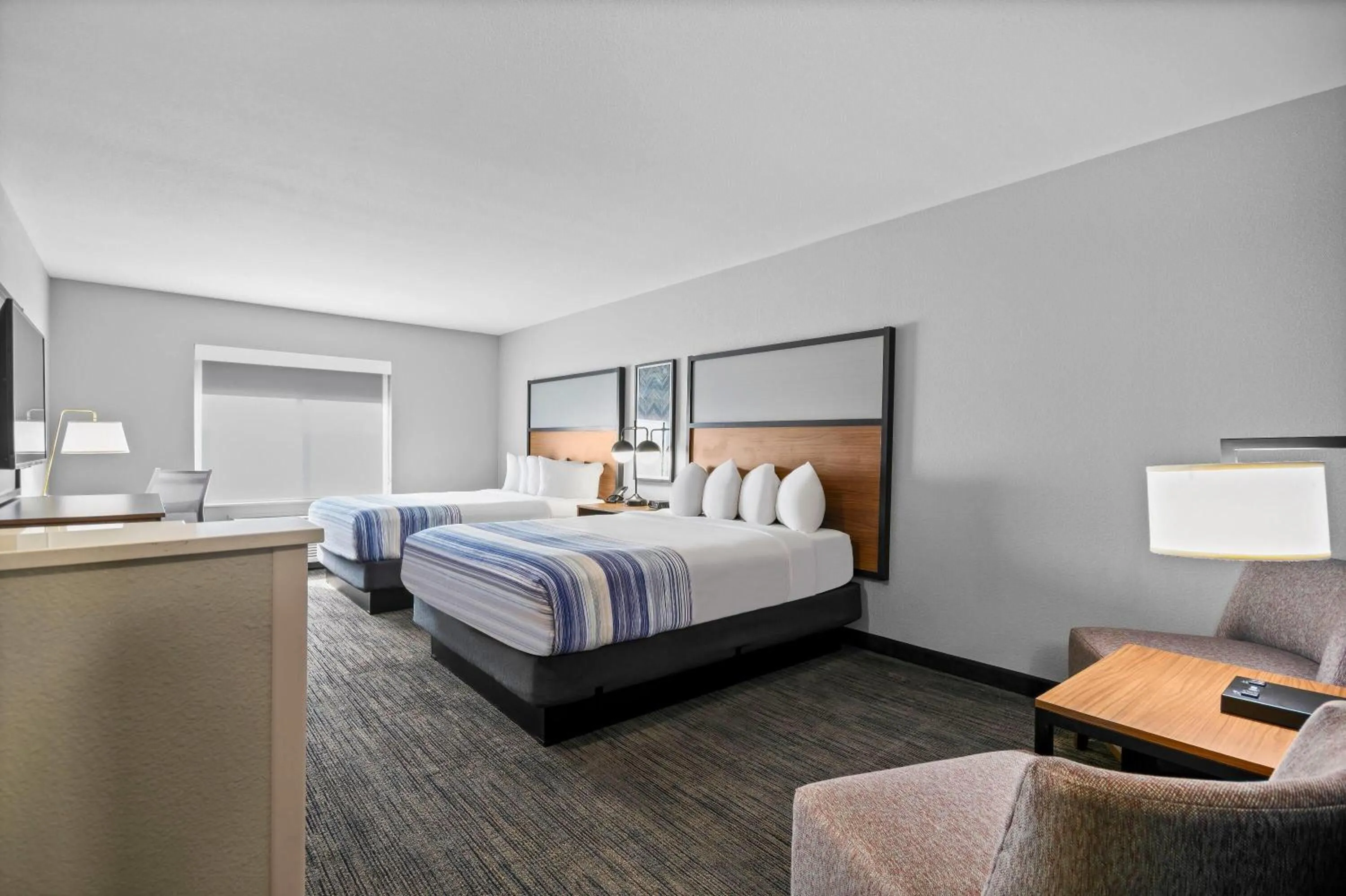 Deluxe Queen Room with Two Queen Beds - Non-Smoking in AmericInn by Wyndham International Falls