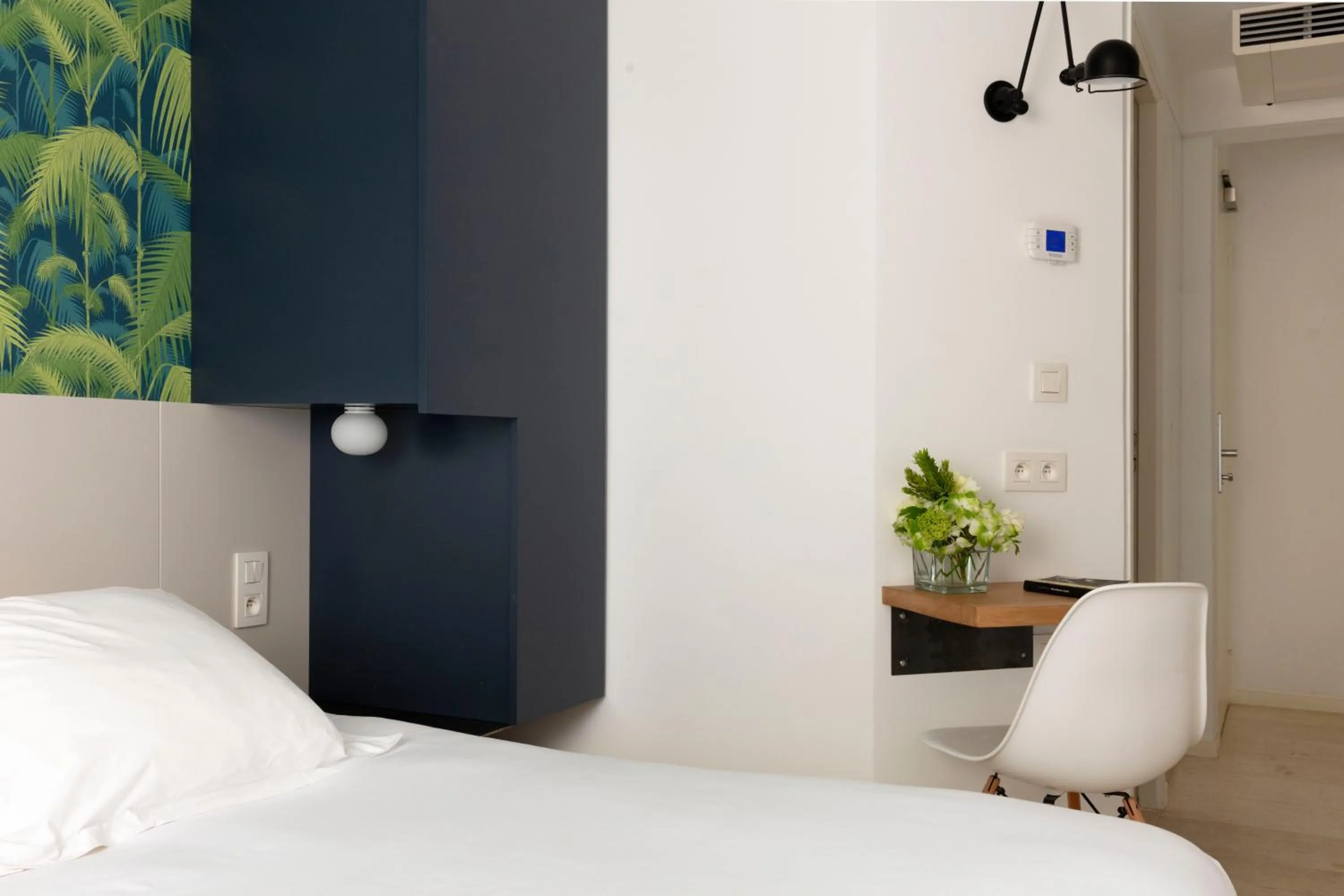 Small Double Room with Rear View in Hotel Alcyon