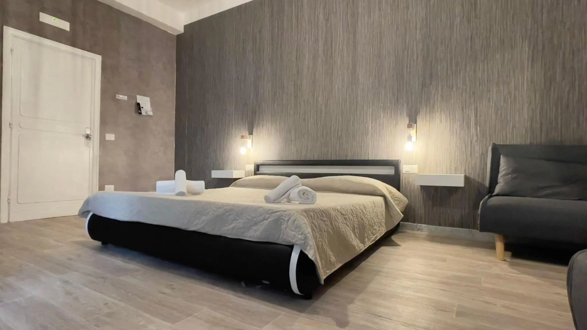 Deluxe Triple Room in Cconforthotels R&B Gary House