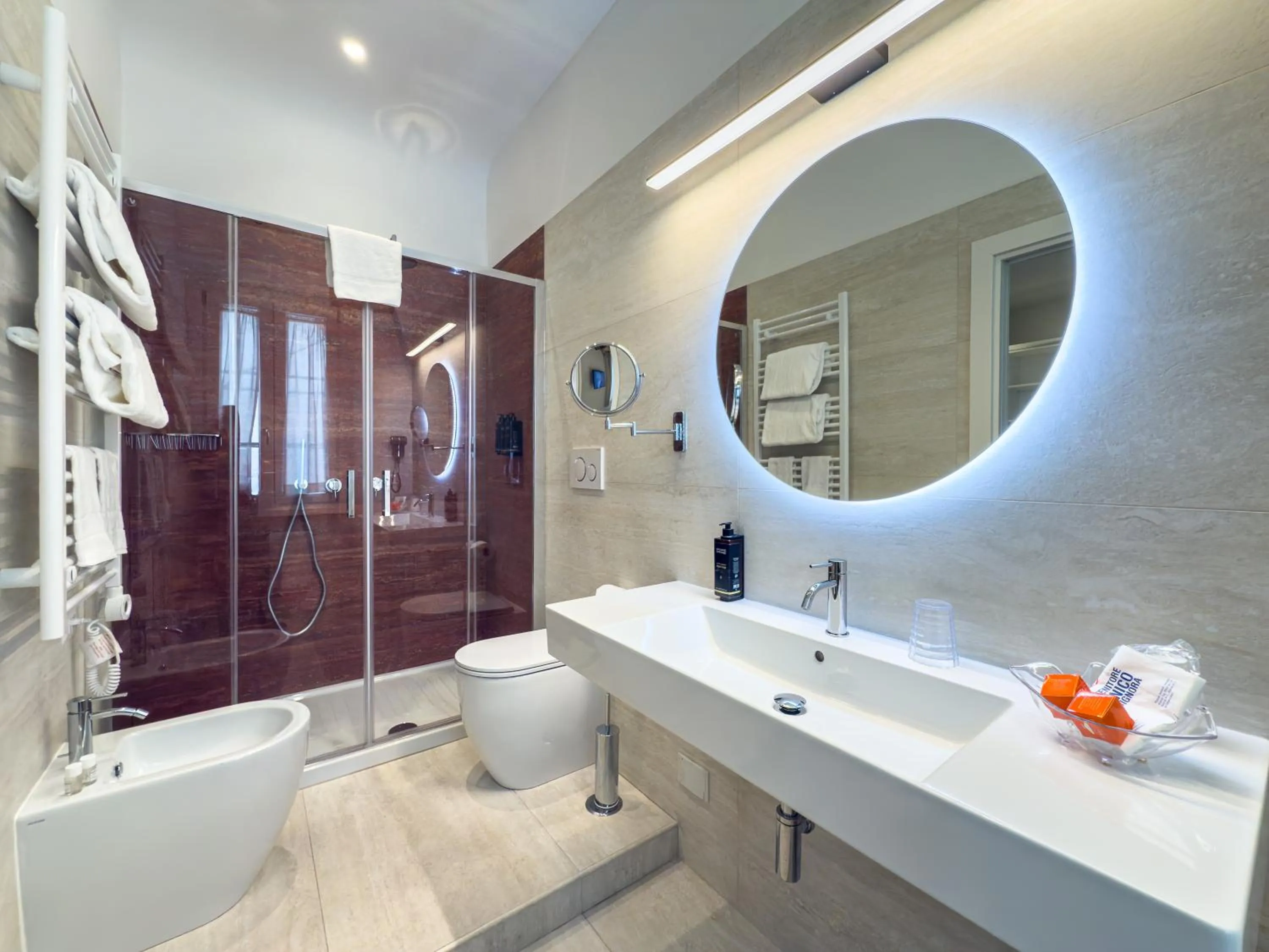 Double Room Queen Deluxe - Annex Building in Albergo Abruzzi