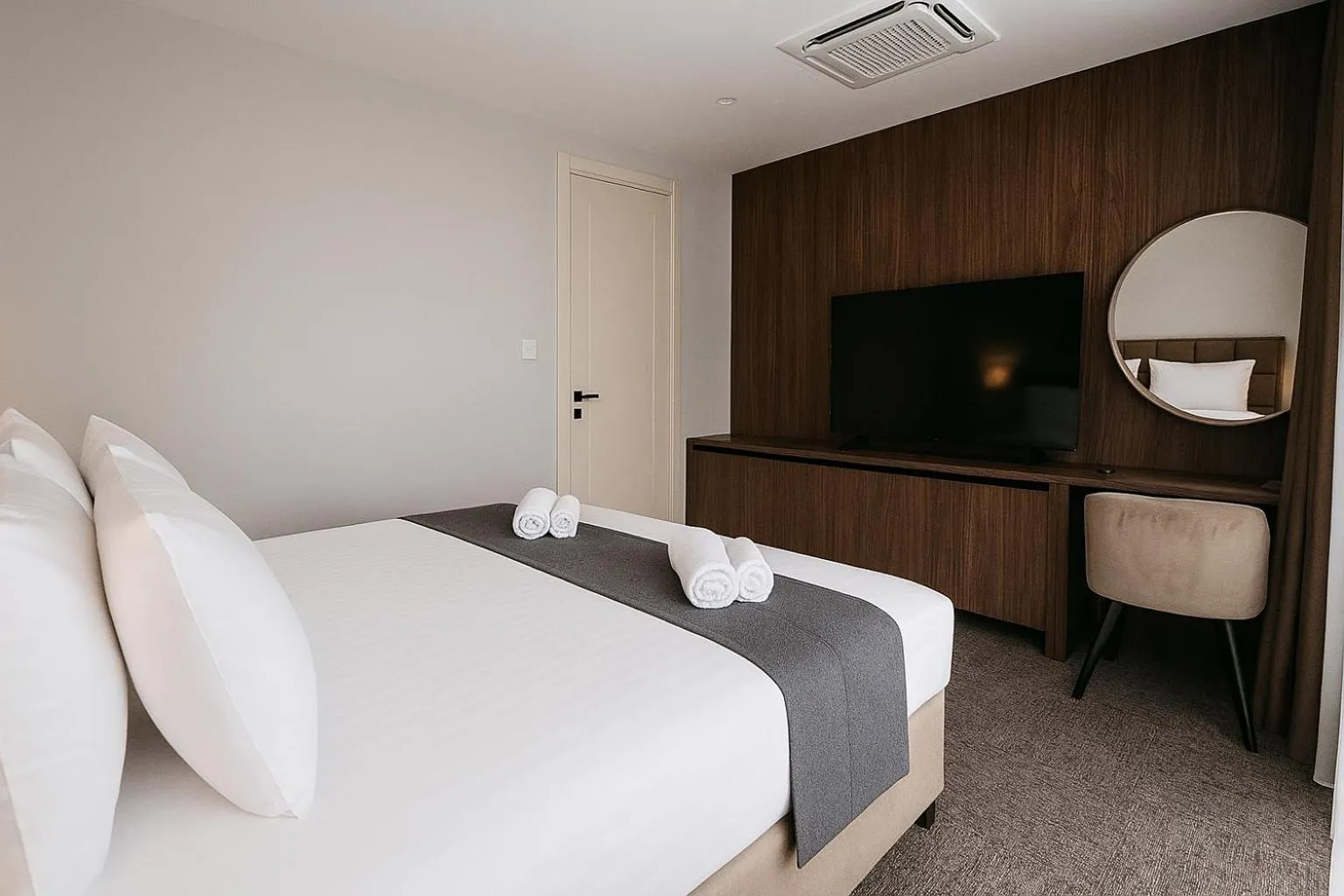 One-Bedroom Apartment with Terrace in Hotel Riva